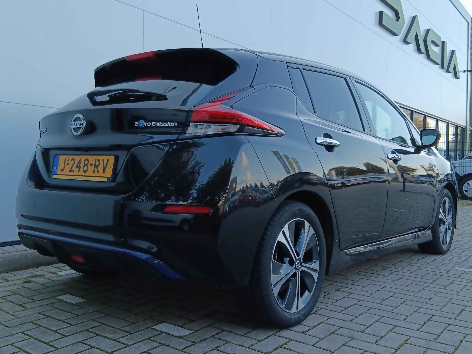 Nissan LEAF 40 kWh N-Connecta Automaat / Navigatie / Parkeersensoren V+A+Camera / Climate Control / Lichtmetalen Velgen / Lane Keeping Aid - 13/30