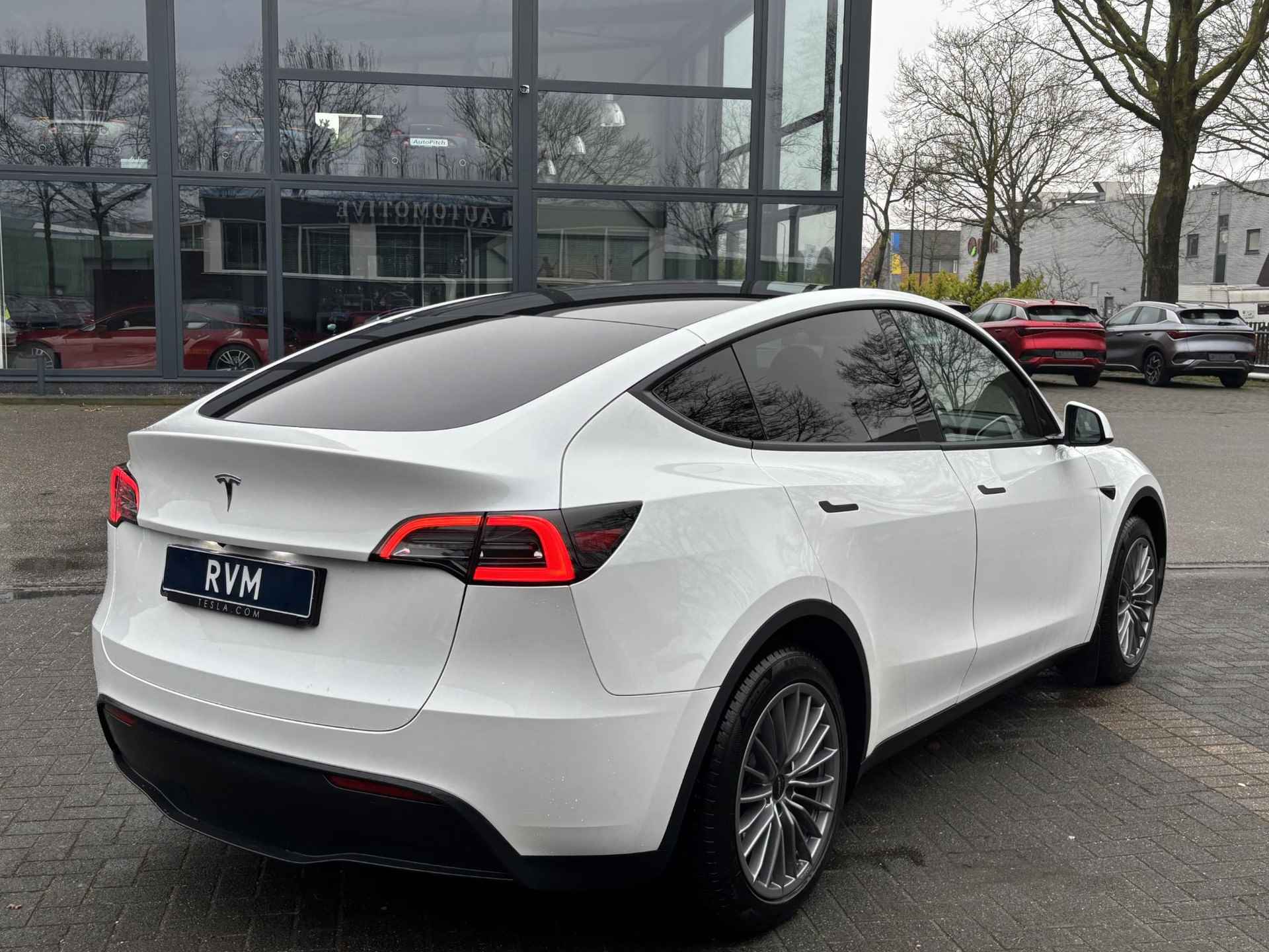 Tesla Model Y RWD 58 kWh TOP STAAT - FABRIEKSGARANTIE TOT 6-2027 - ALL SEASON BANDEN - 5/28