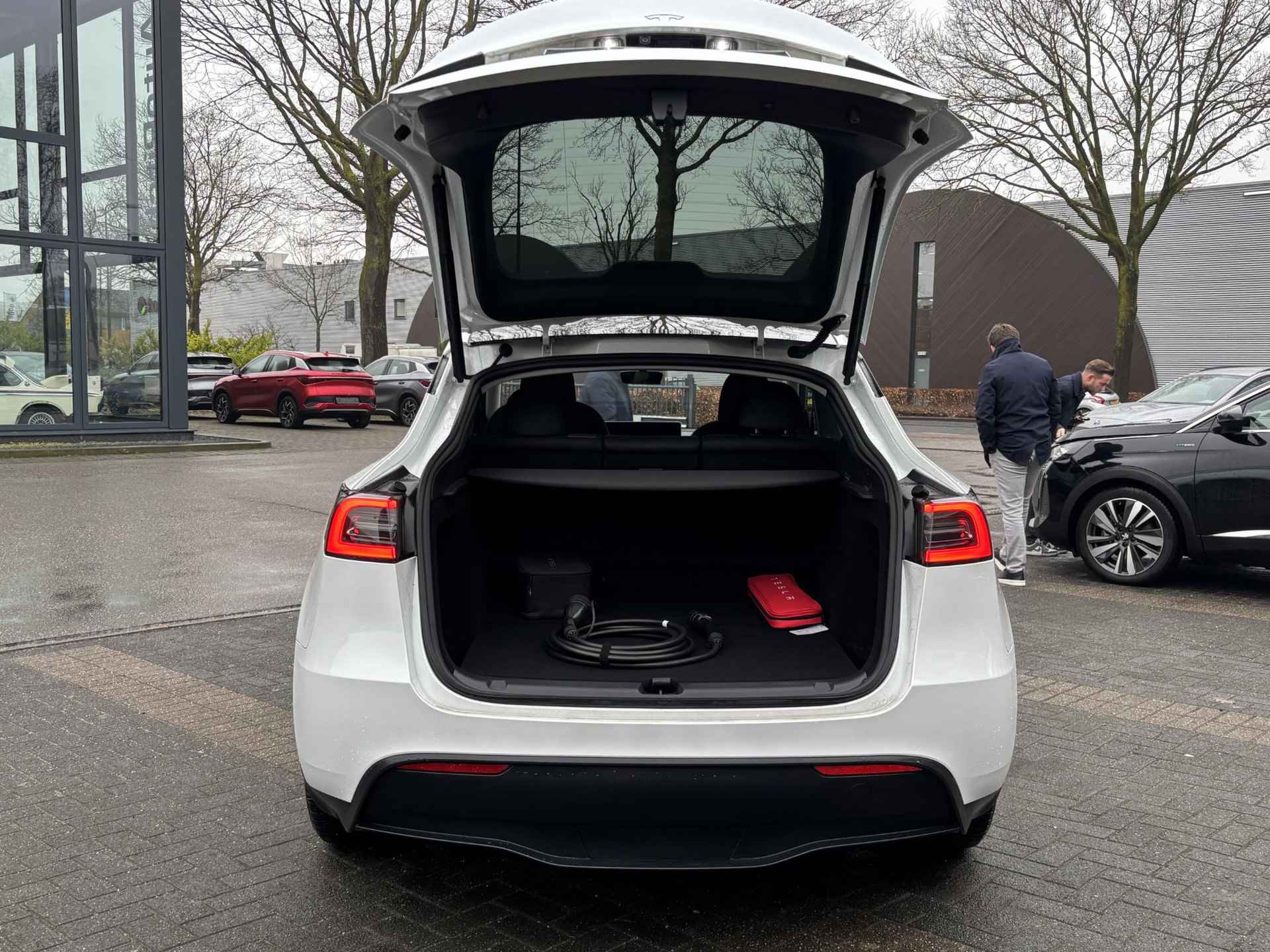 Tesla Model Y RWD 58 kWh TOP STAAT - FABRIEKSGARANTIE TOT 6-2027 - ALL SEASON BANDEN - 7/28