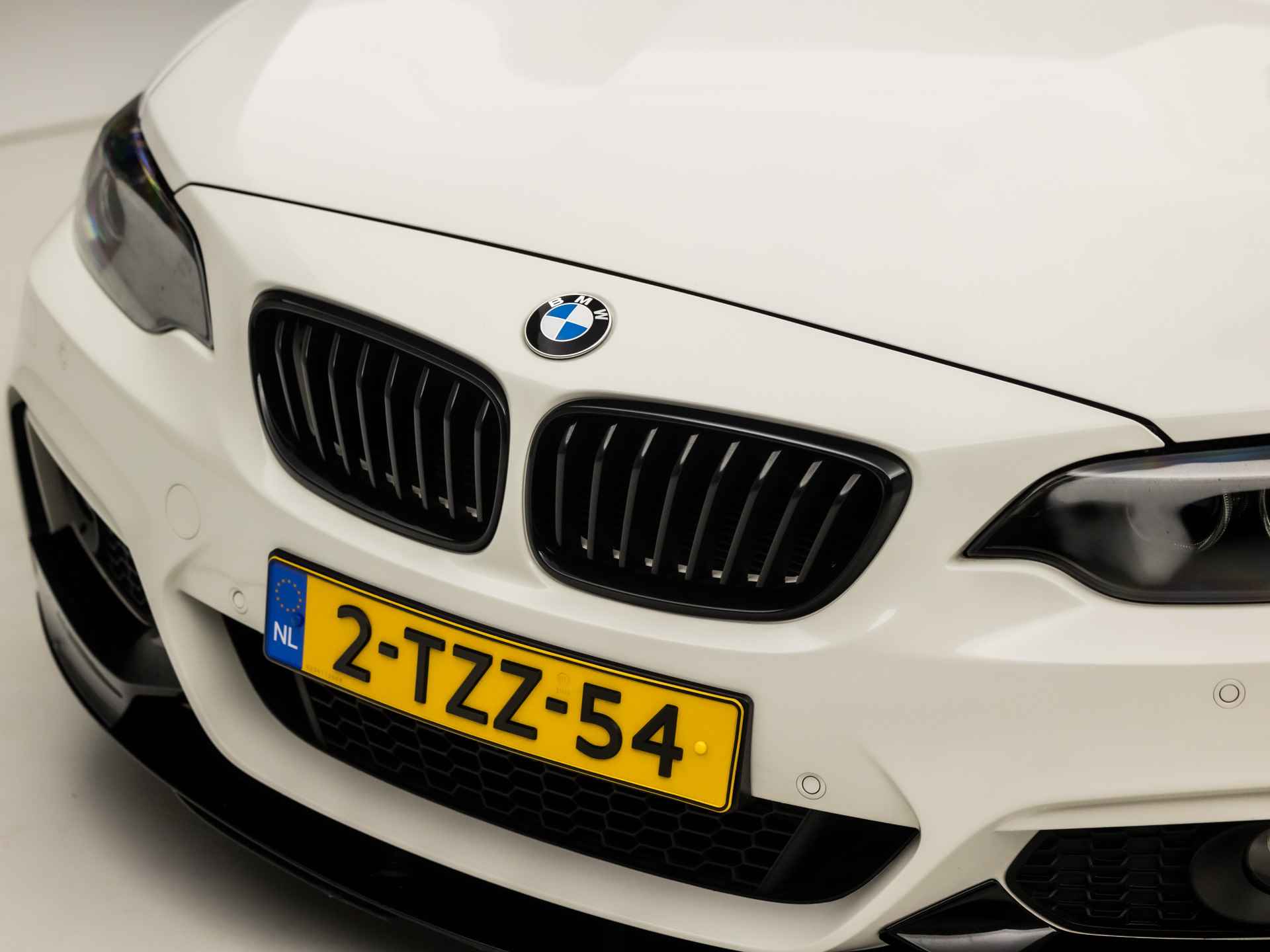 BMW 2 Serie Coupé 220i High Executive 184Pk Automaat (SCHUIFDAK, GROOT NAVI, ALCANTARA SPORTSTUUR, NAP, STOELVERWARMING, LEDEREN SPORTSTOELEN, XENON, ZWART HEMEL, CRUISE, NIEUWE APK, NIEUWSTAAT) - 30/34