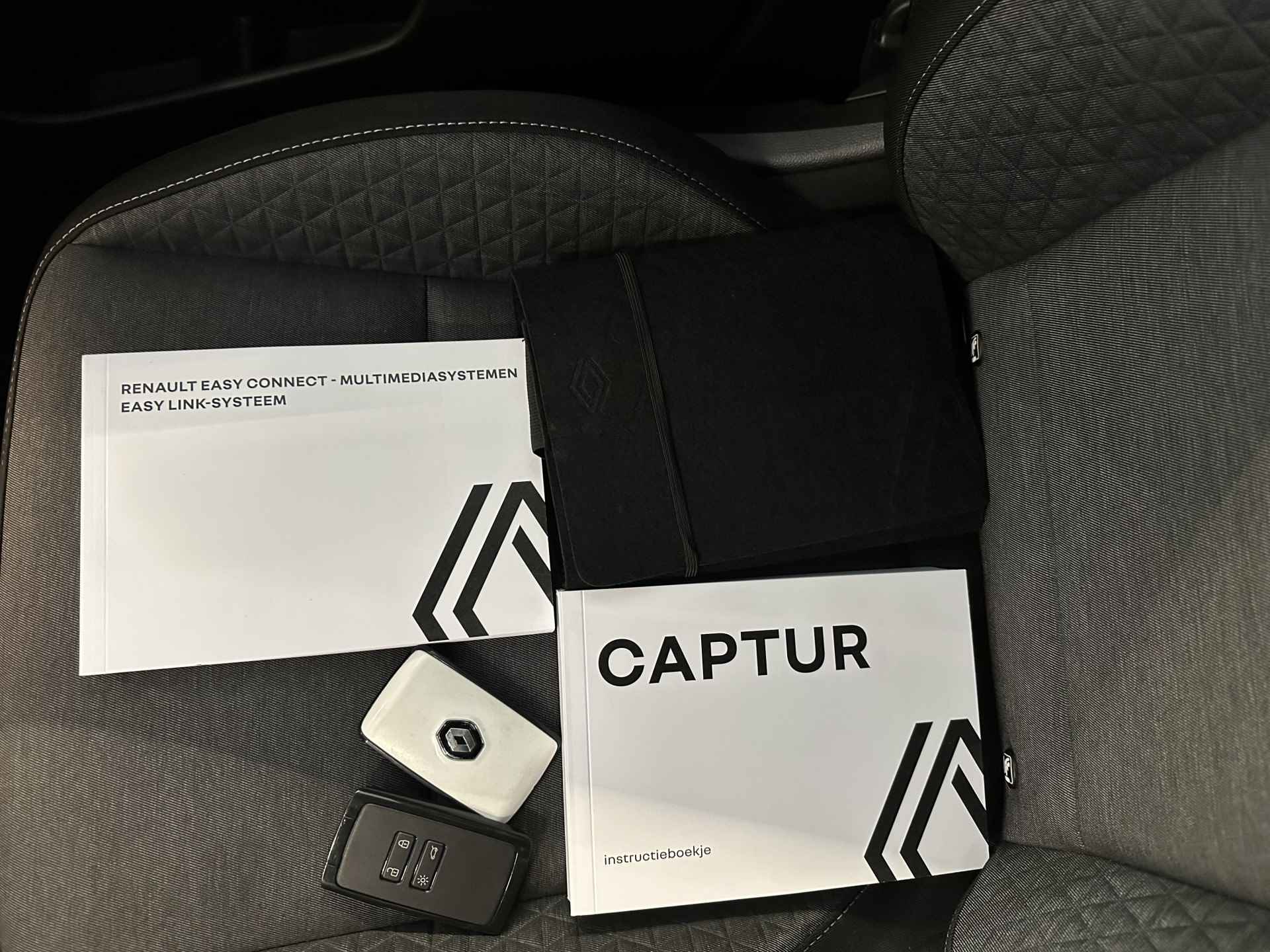 Renault Captur 1.0 TCe 90 Evolution | parkeersensor v+a | camera | stoelverwarming | Apple Carplay/Android Auto | tijdelijk gratis Top Afleverpakket twv Eur 695 - 44/45