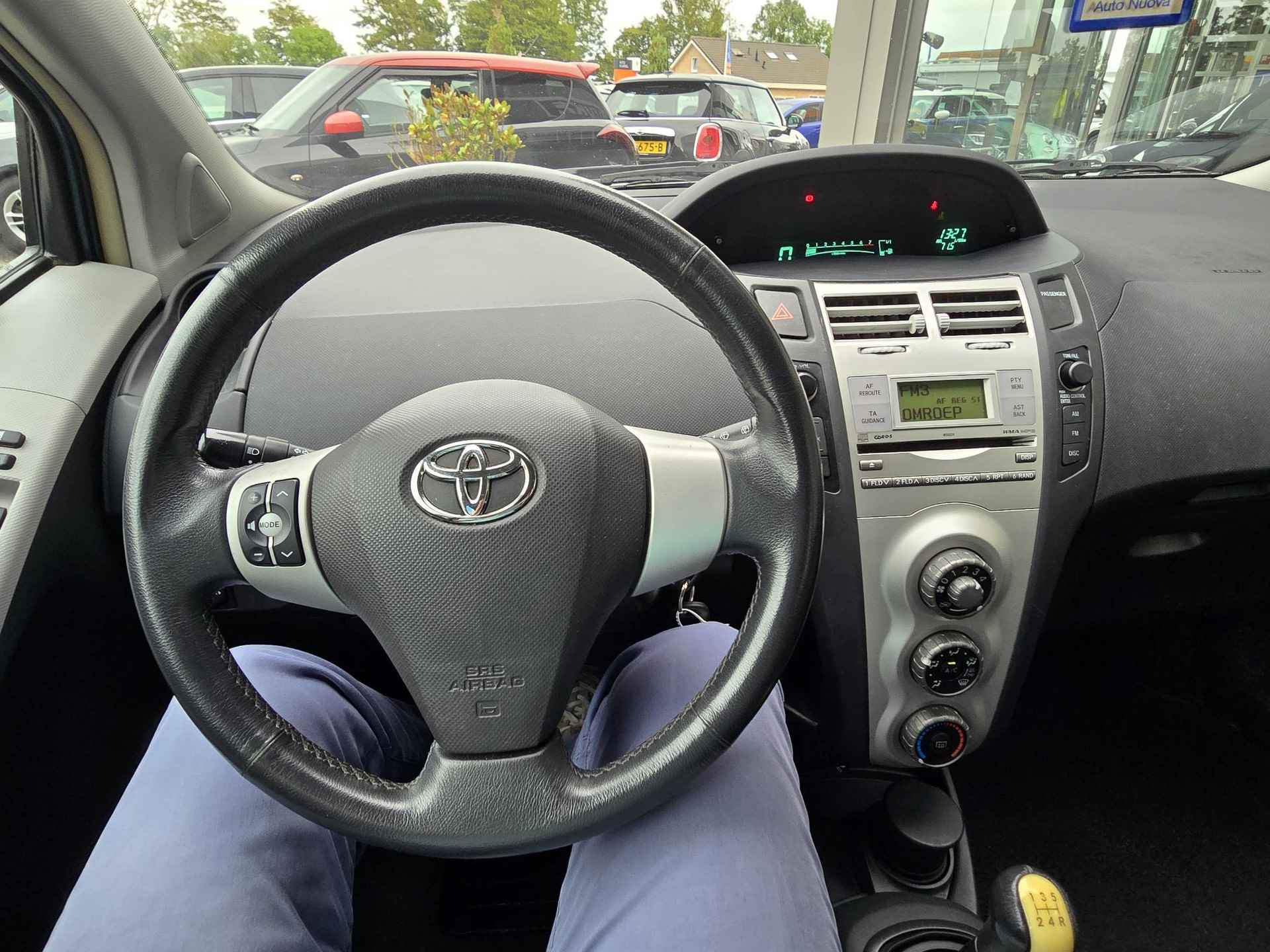 Toyota Yaris 1.3 VVTi Sol - 6/38