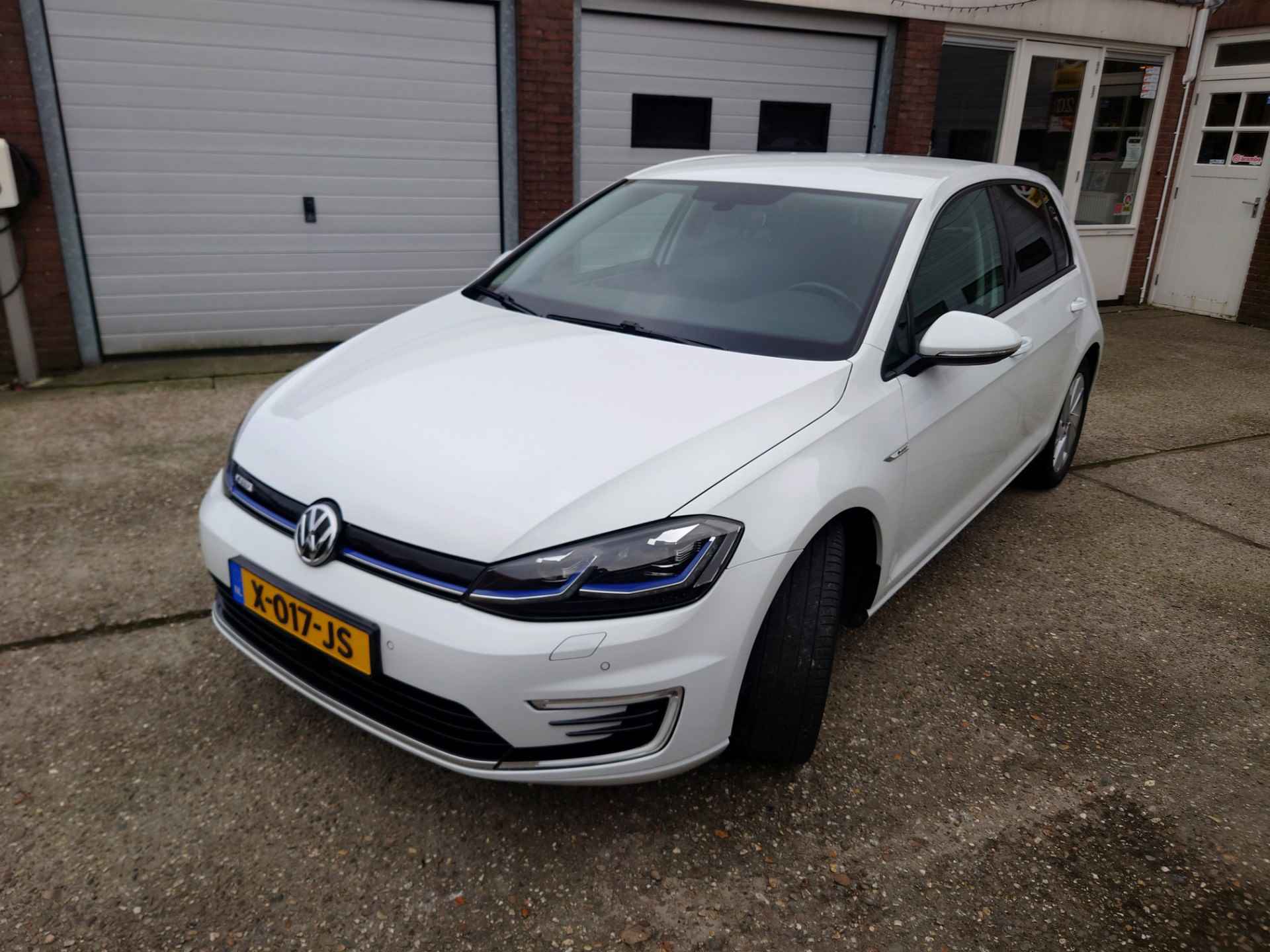 Volkswagen E-Golf E-DITION, Stoelverwarming, Apple carplay, Adaptive cruise control, Dealer onderhouden - 3/23