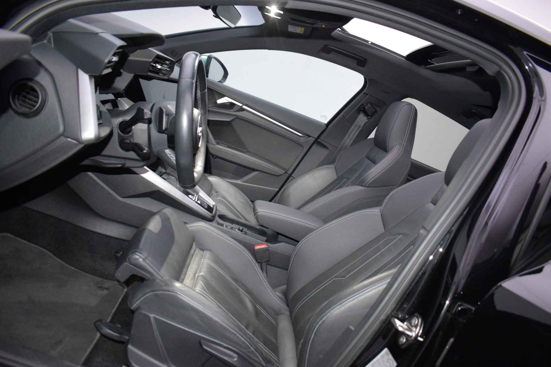 Audi S3 Sportback 2.0TFSI S3 310Pk Quattro PANO/FULL LED/DIGIDASH/CAMERA/CARPLAY/LEDER/STOELVERW./DAB+/PARK ASSIST/LMV 19'' - 9/25