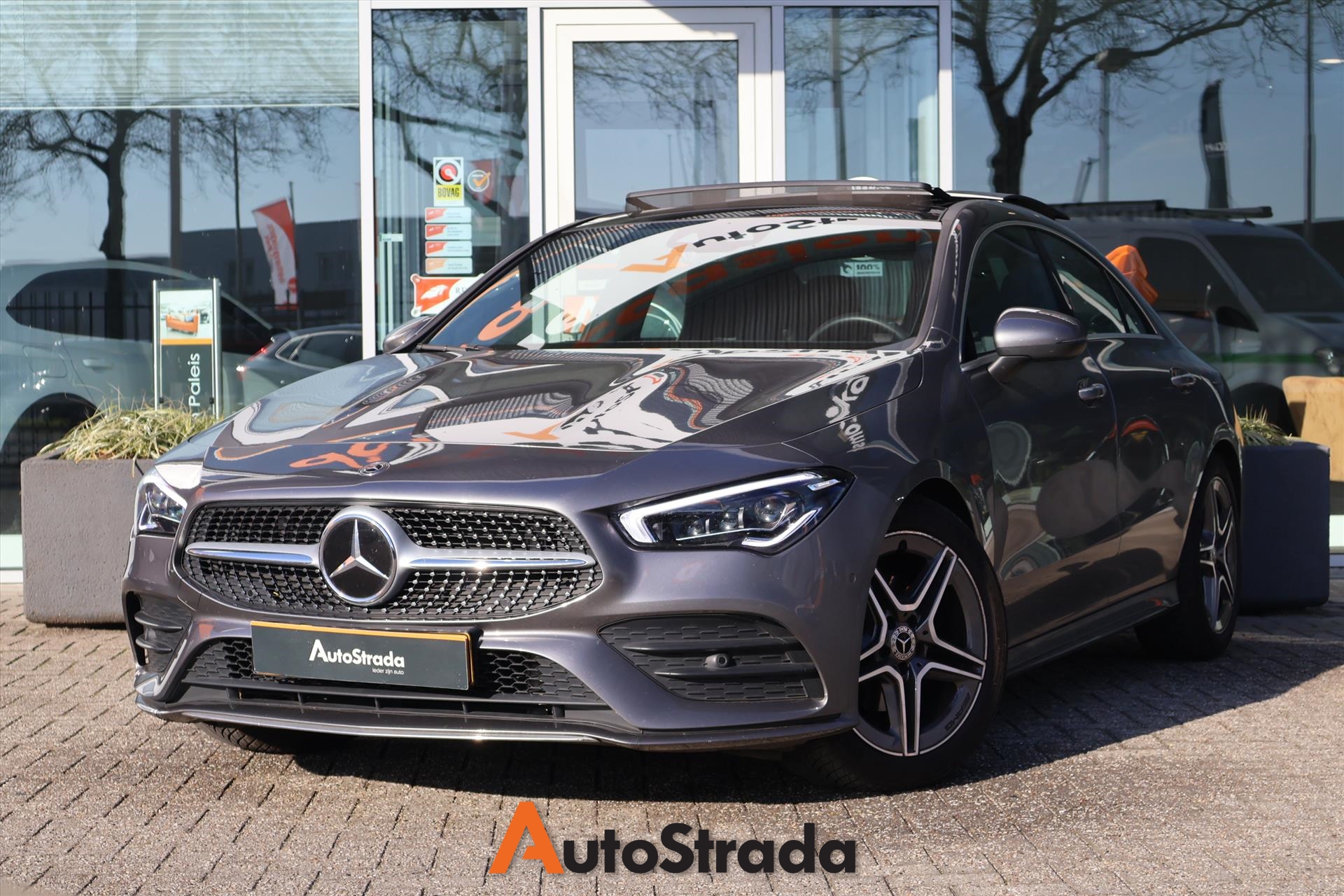 Mercedes CLA Coupé 180 AMG-LINE I Panorama I Multibeam I Memory I Sfeerverlichting I MBUX