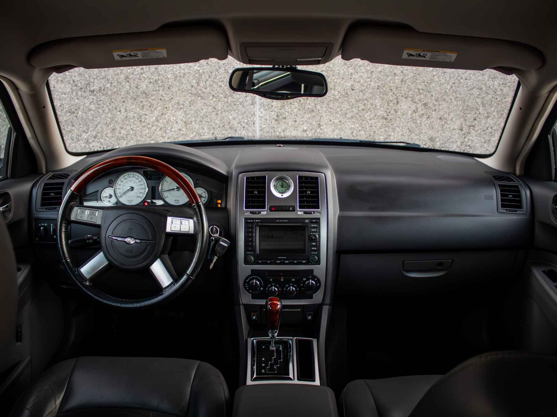 Chrysler 300C 5.7 V8 HEMI |Stoelverwarming |Navigatie |Cruise Control |Dual Climate Control |Memory Seats | - 4/41