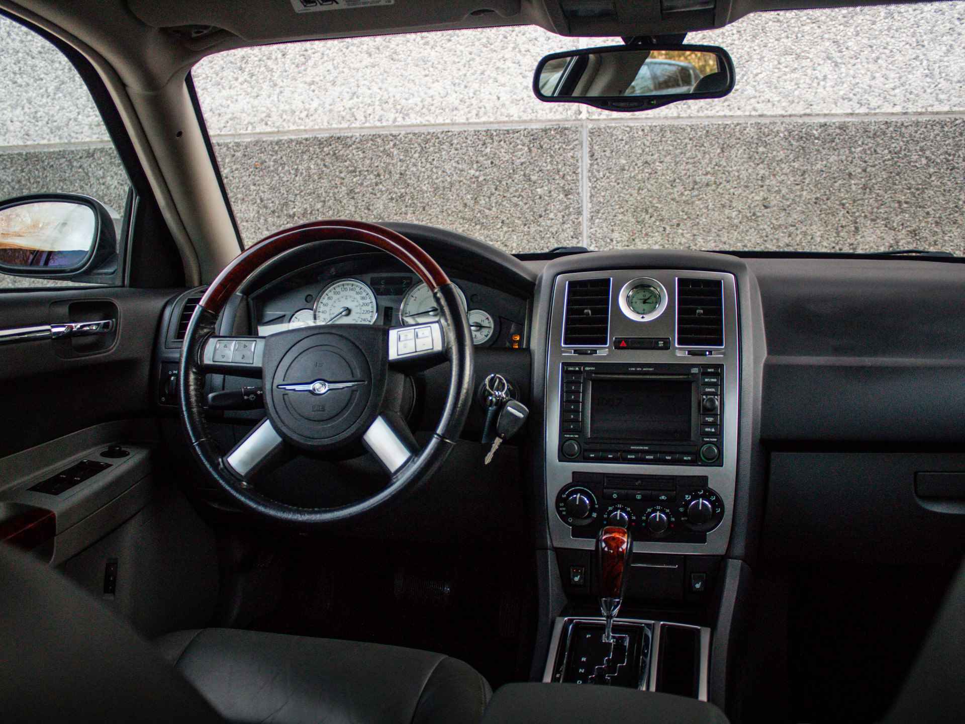 Chrysler 300C 5.7 V8 HEMI |Stoelverwarming |Navigatie |Cruise Control |Dual Climate Control |Memory Seats | - 7/41
