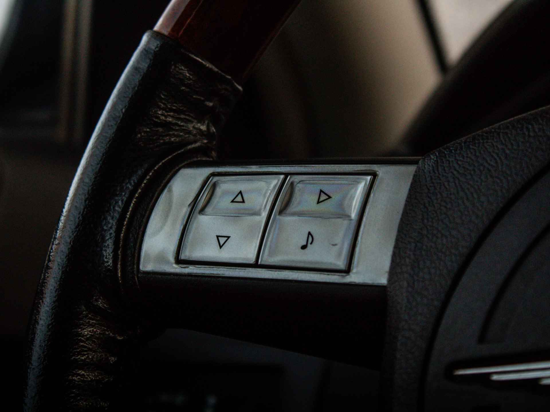 Chrysler 300C 5.7 V8 HEMI |Stoelverwarming |Navigatie |Cruise Control |Dual Climate Control |Memory Seats | - 10/41