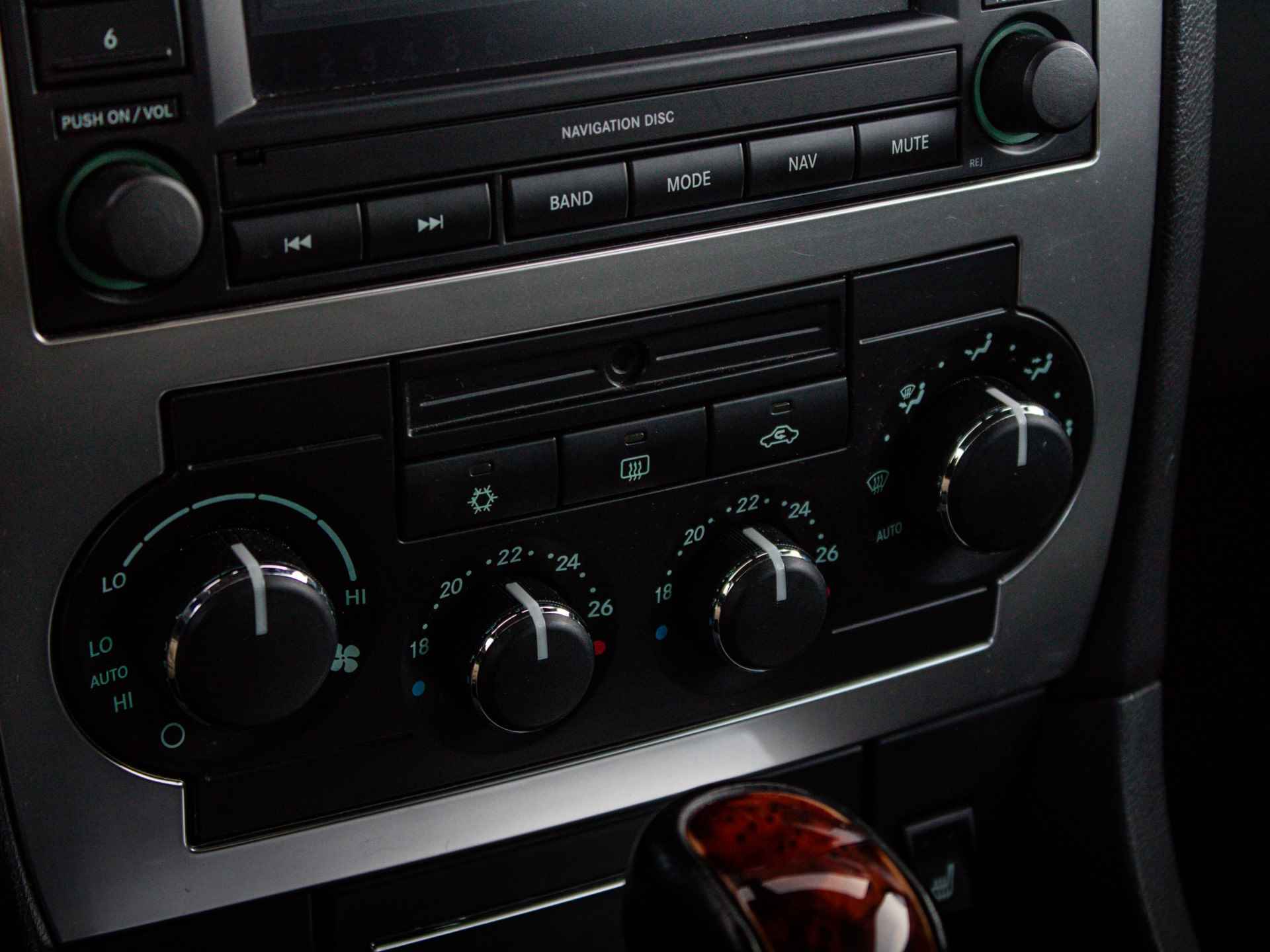 Chrysler 300C 5.7 V8 HEMI |Stoelverwarming |Navigatie |Cruise Control |Dual Climate Control |Memory Seats | - 19/41