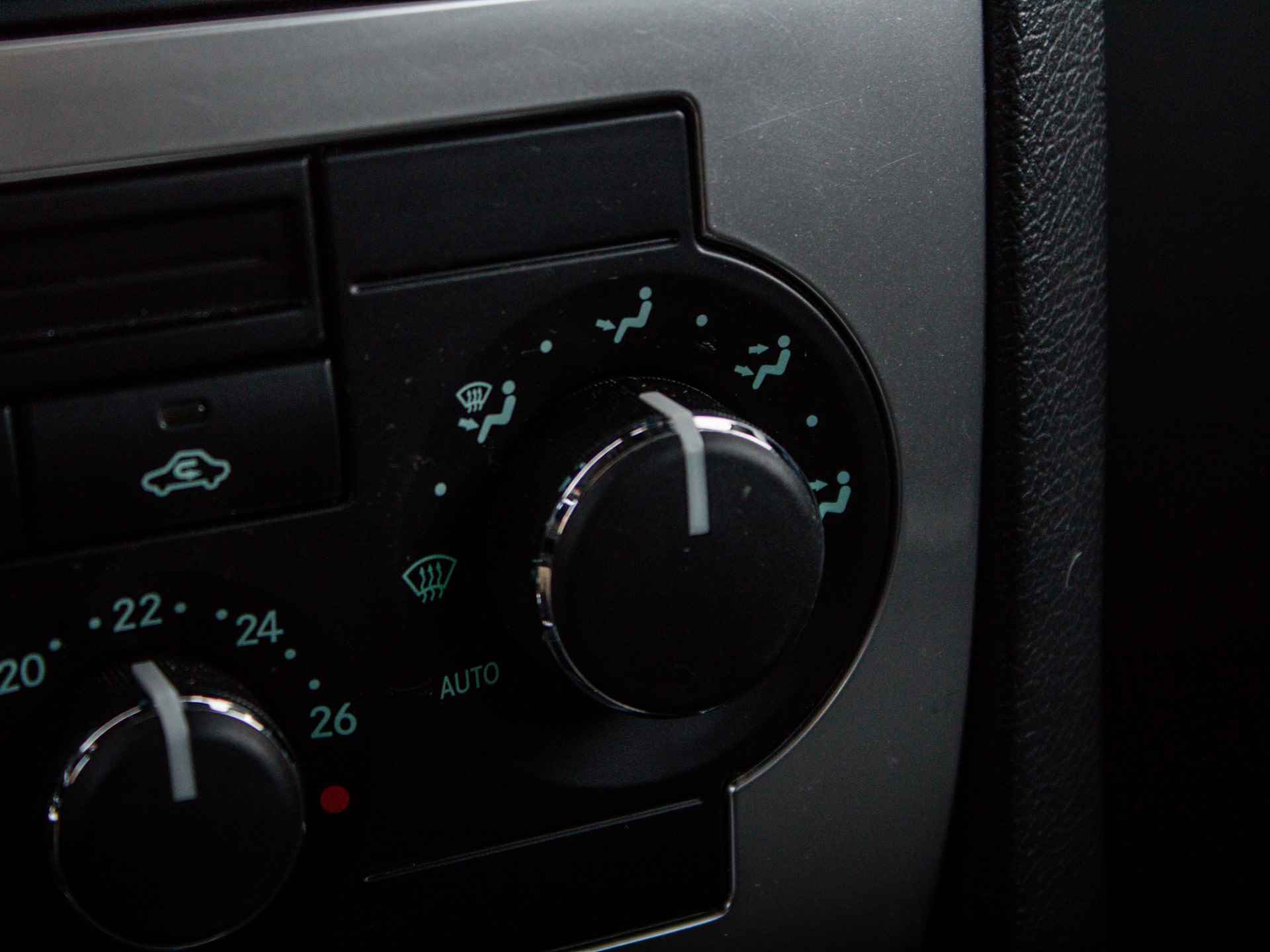 Chrysler 300C 5.7 V8 HEMI |Stoelverwarming |Navigatie |Cruise Control |Dual Climate Control |Memory Seats | - 21/41