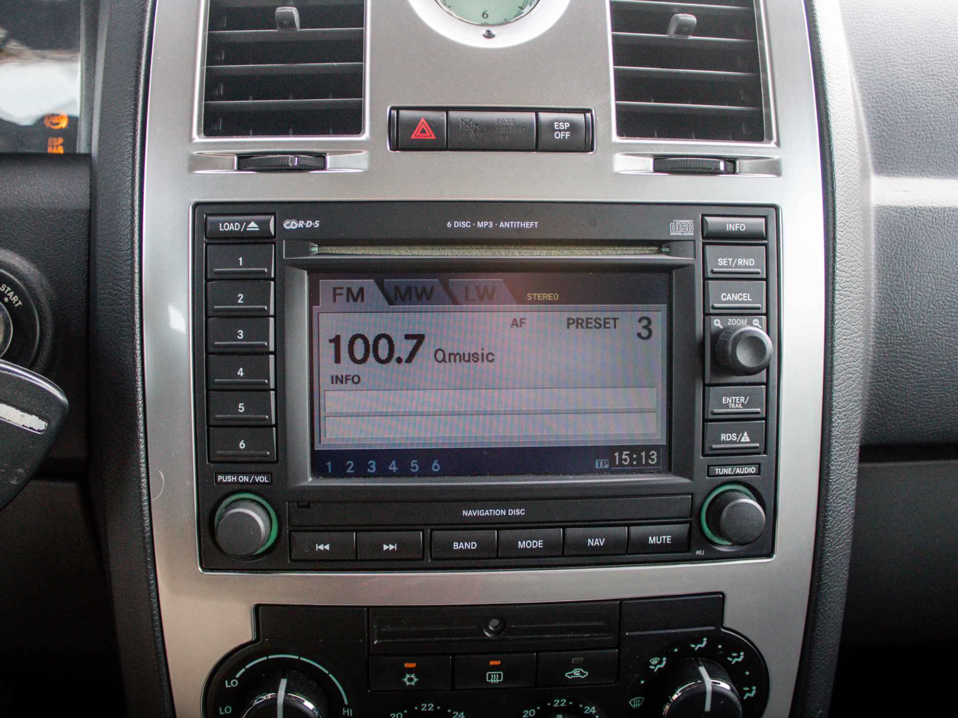 Chrysler 300C 5.7 V8 HEMI |Stoelverwarming |Navigatie |Cruise Control |Dual Climate Control |Memory Seats | - 23/41
