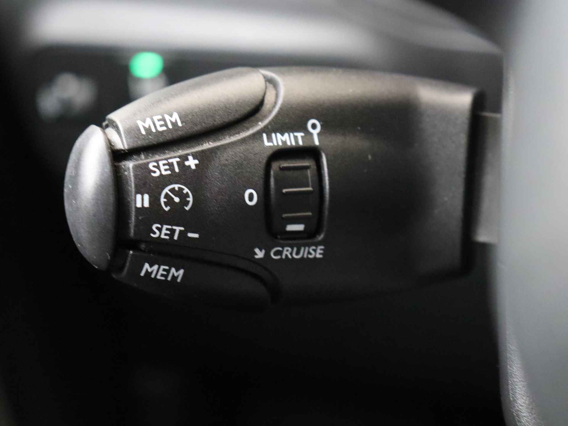 Citroën C3 1.2 PureTech Feel 5 deurs | Climate Control | Navigatie | Parkeer hulp Achter - 24/35