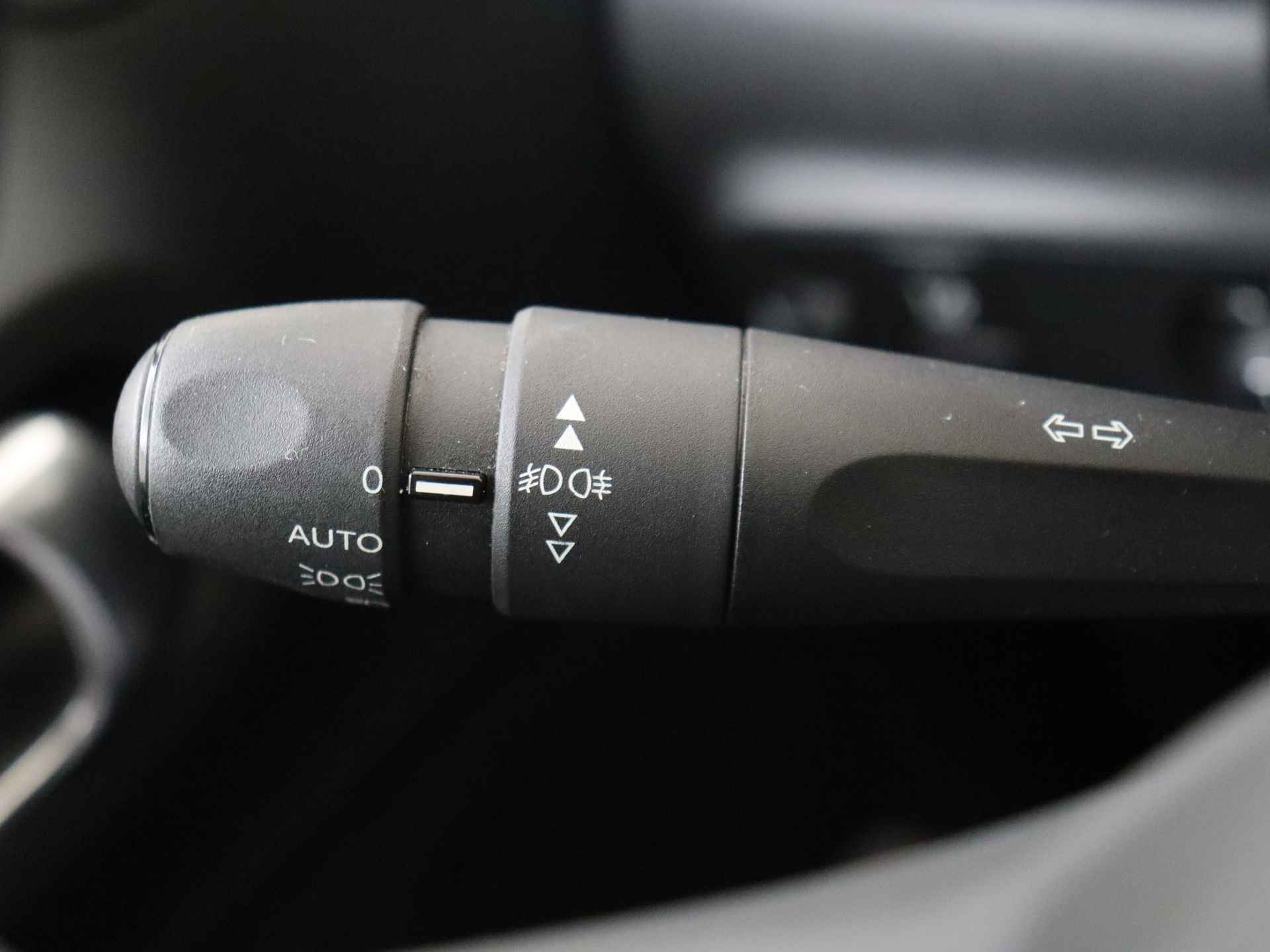 Citroën C3 1.2 PureTech Feel 5 deurs | Climate Control | Navigatie | Parkeer hulp Achter - 29/35