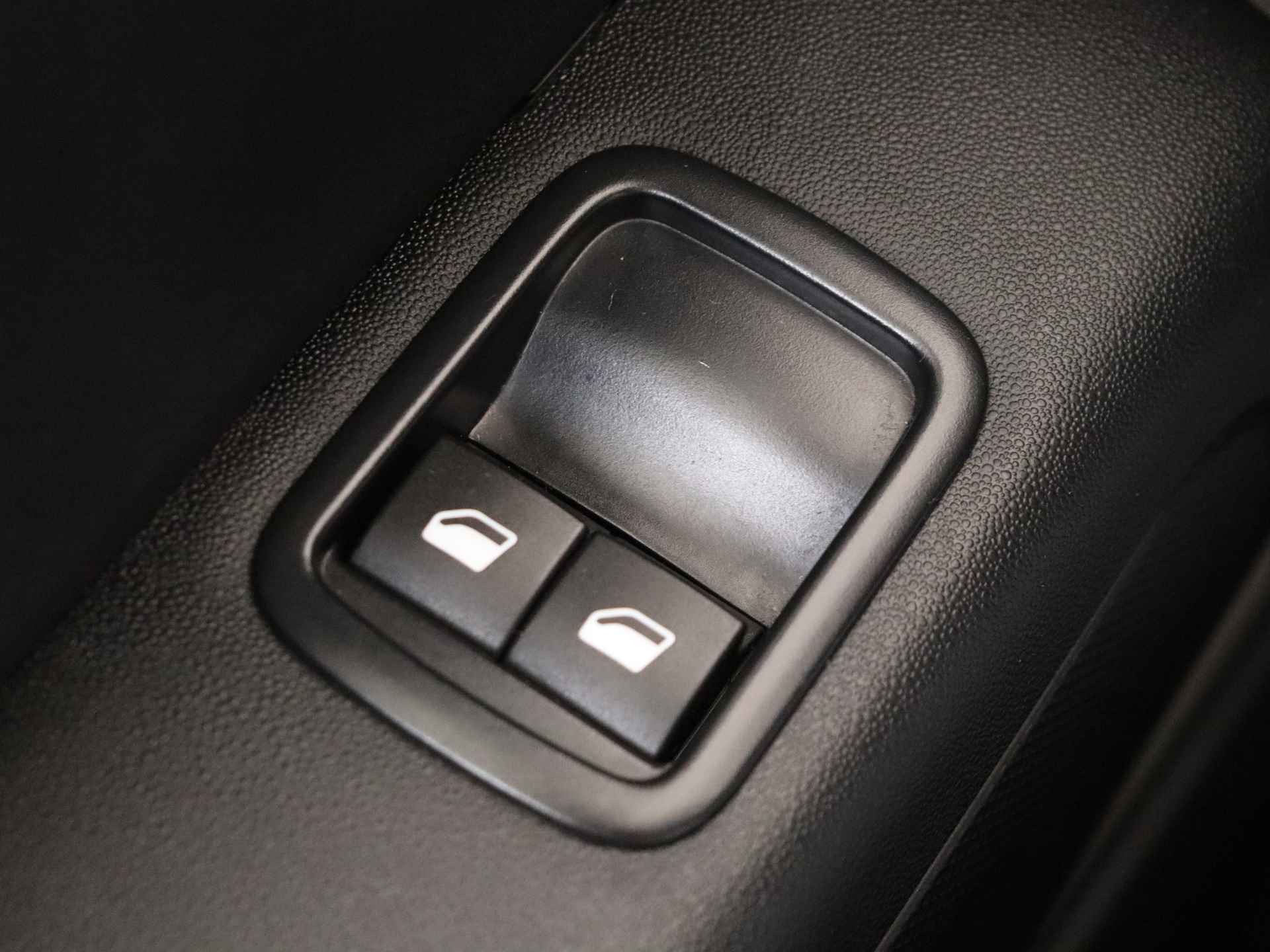 Citroën C3 1.2 PureTech Feel 5 deurs | Climate Control | Navigatie | Parkeer hulp Achter - 31/35
