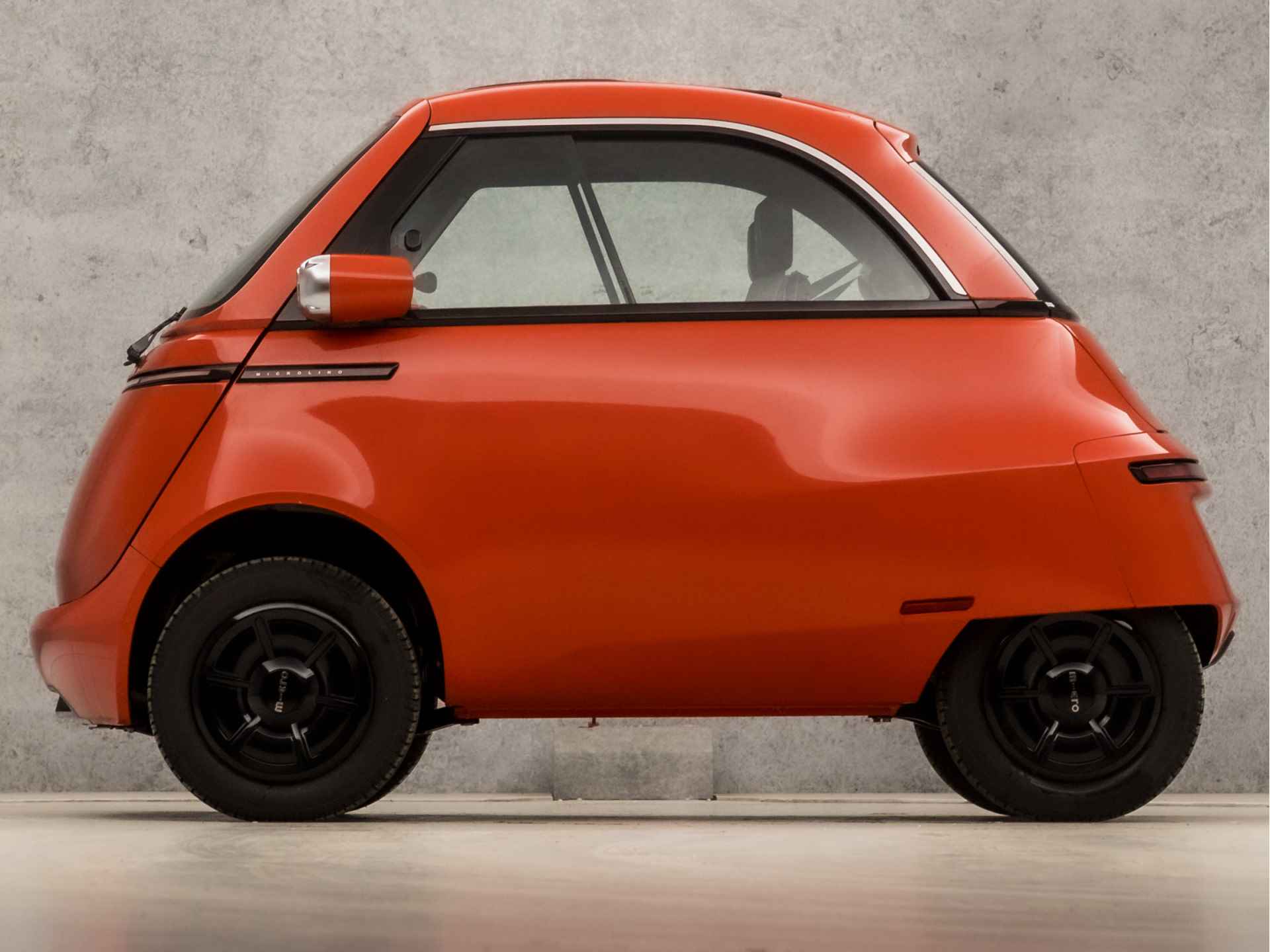 Microlino L7 Competizione 10.5 kWh (LEASE 300,- P/M, DIRECT LEVERBAAR, NIEUW, VERSIE 2, MILANO RED, 90 KM/H, 180KM ACTIERADIUS, NIEUW) - 2/34