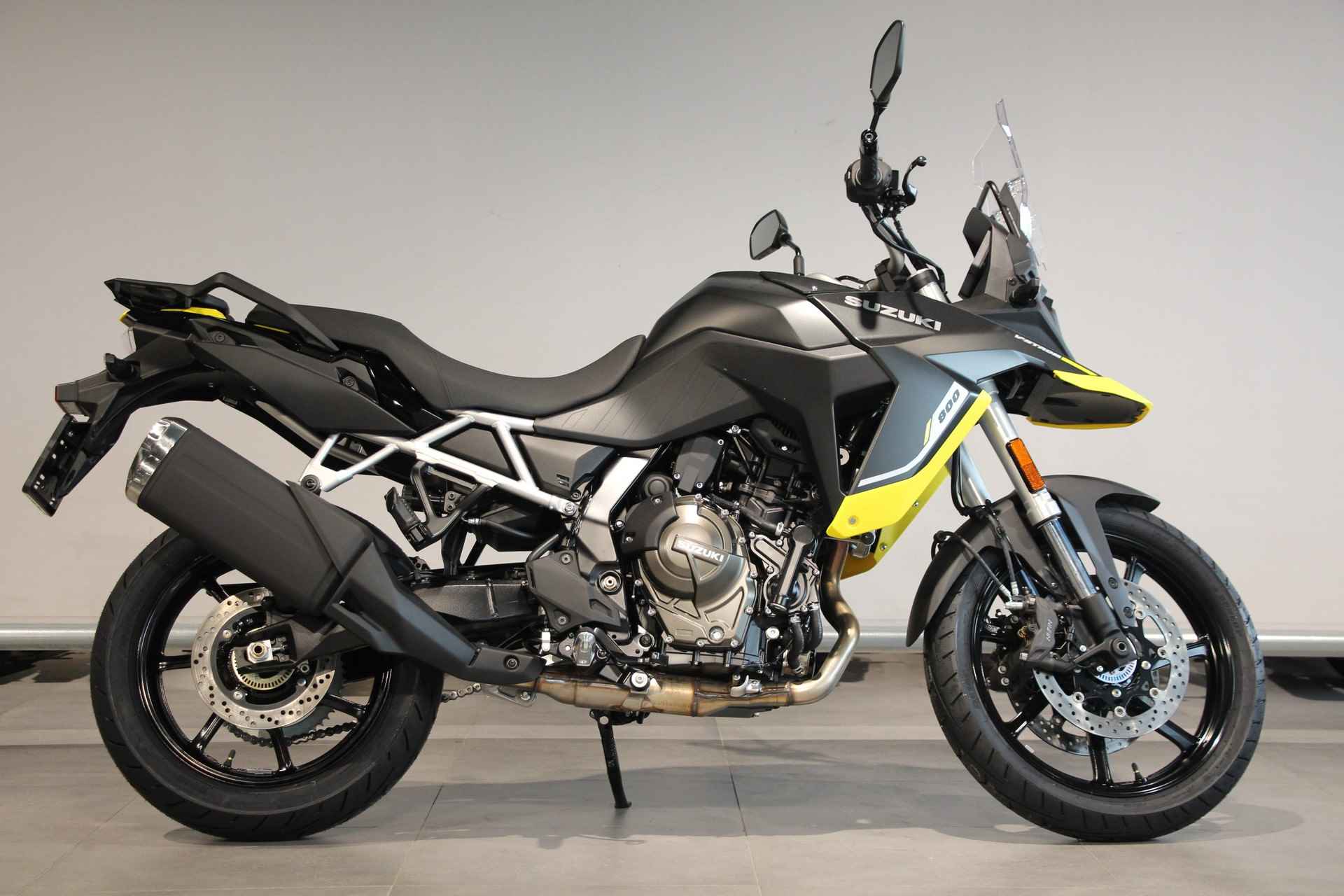 Suzuki V-STROM 800 - 1/13