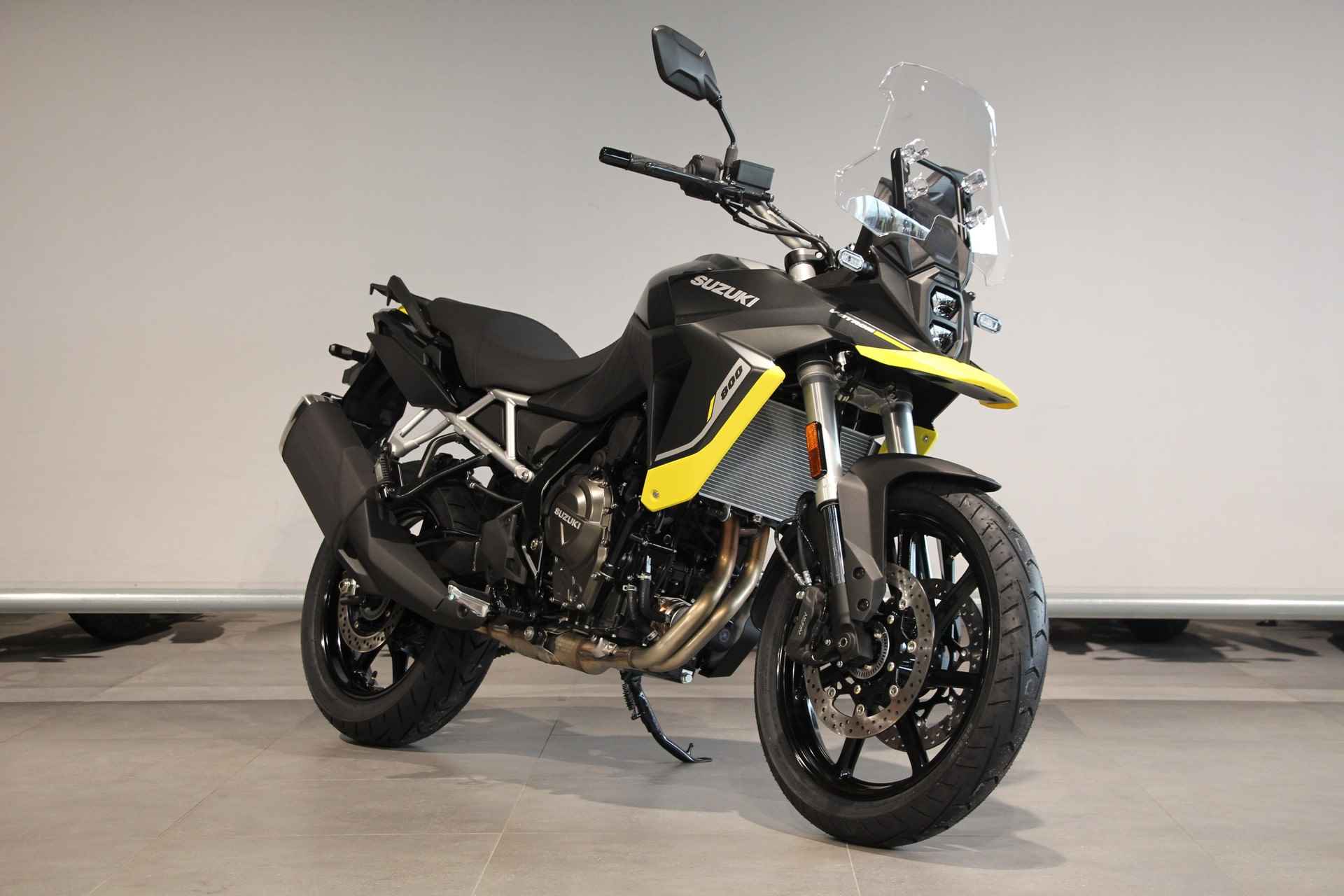 Suzuki V-STROM 800 - 2/13