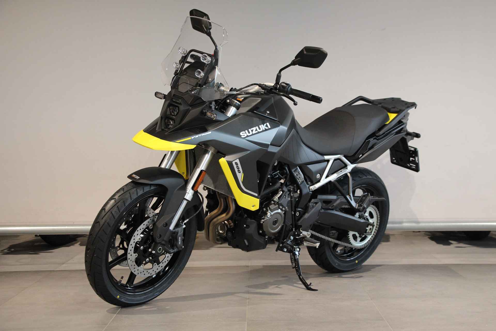 Suzuki V-STROM 800 - 4/13