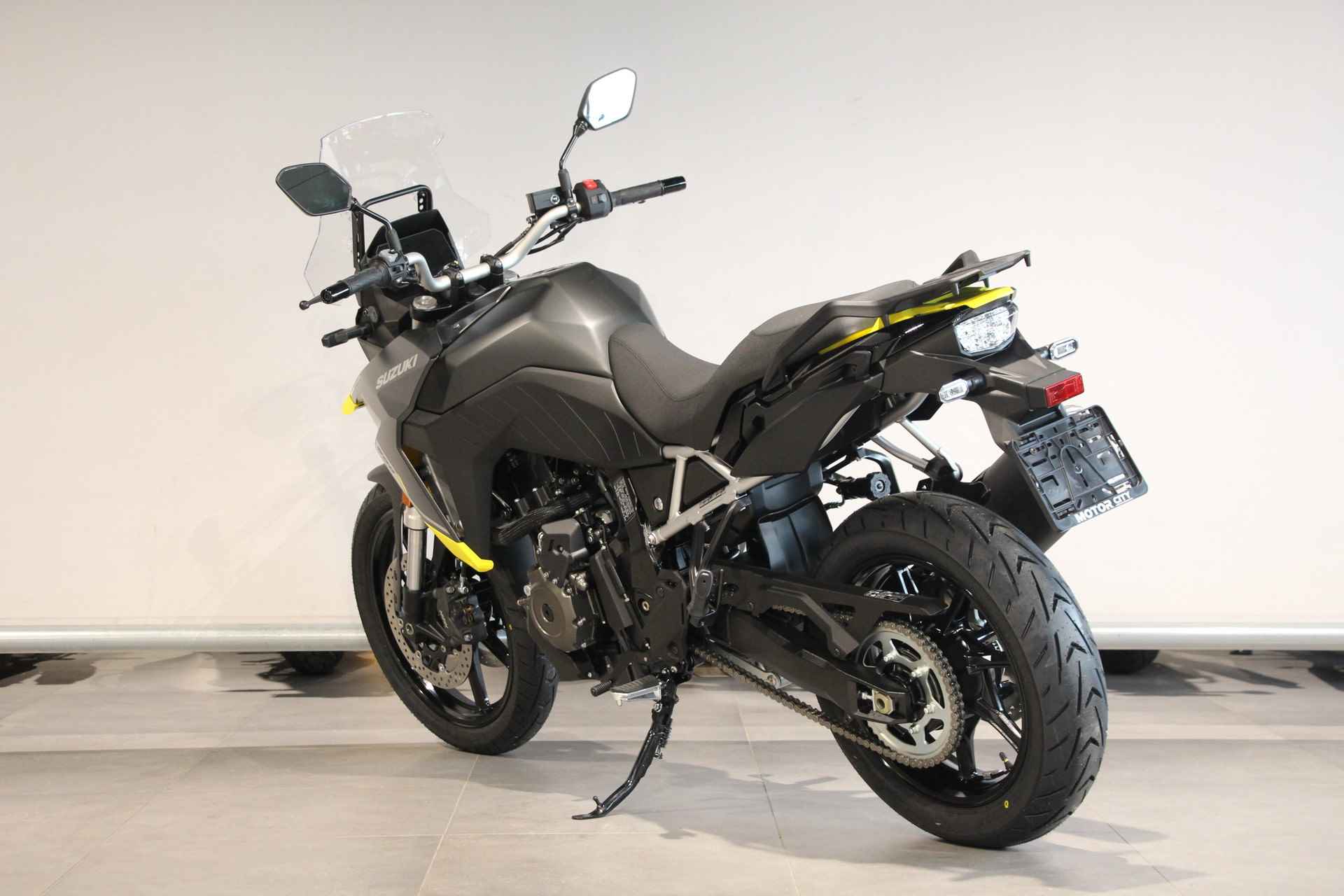 Suzuki V-STROM 800 - 6/13