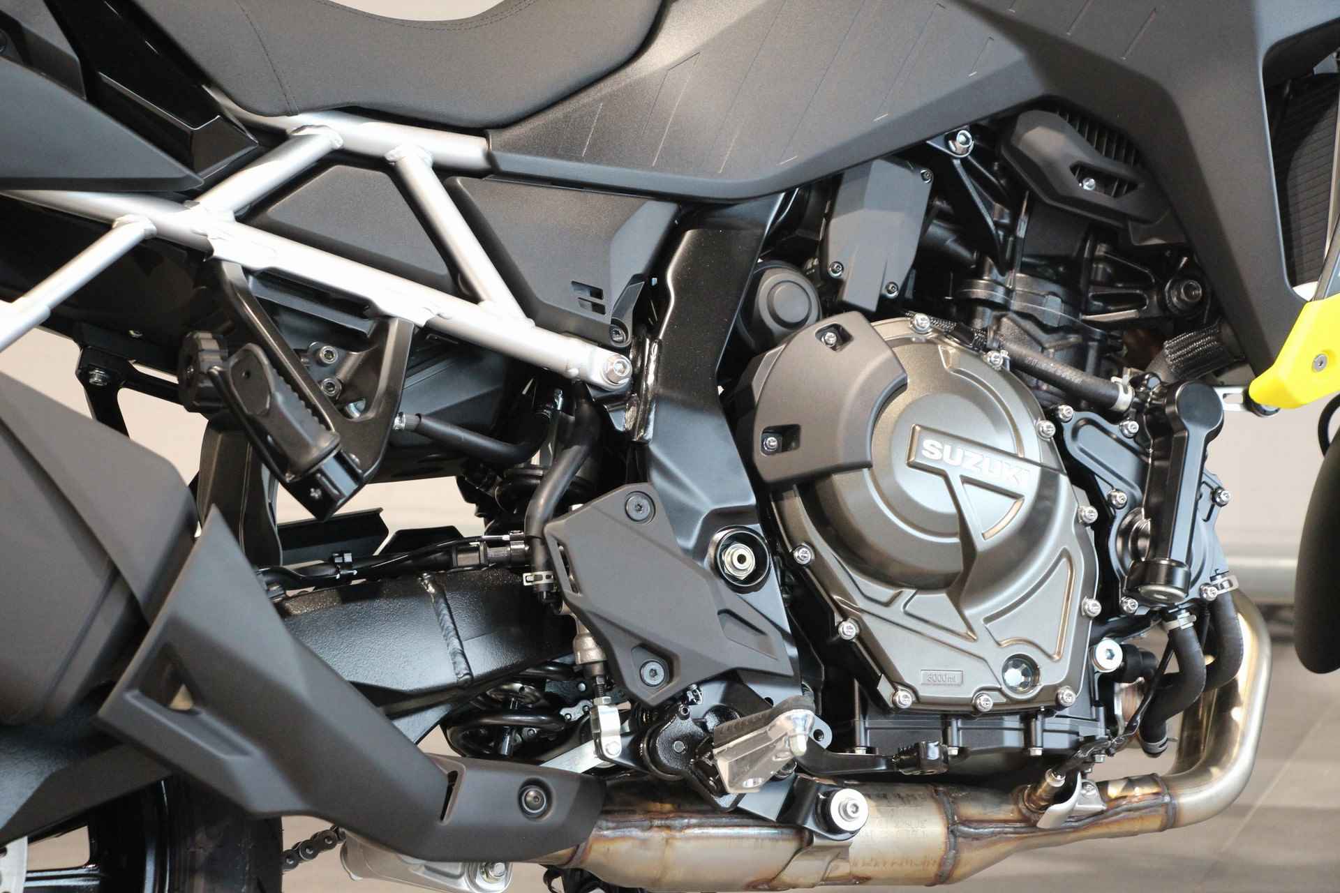 Suzuki V-STROM 800 - 9/13