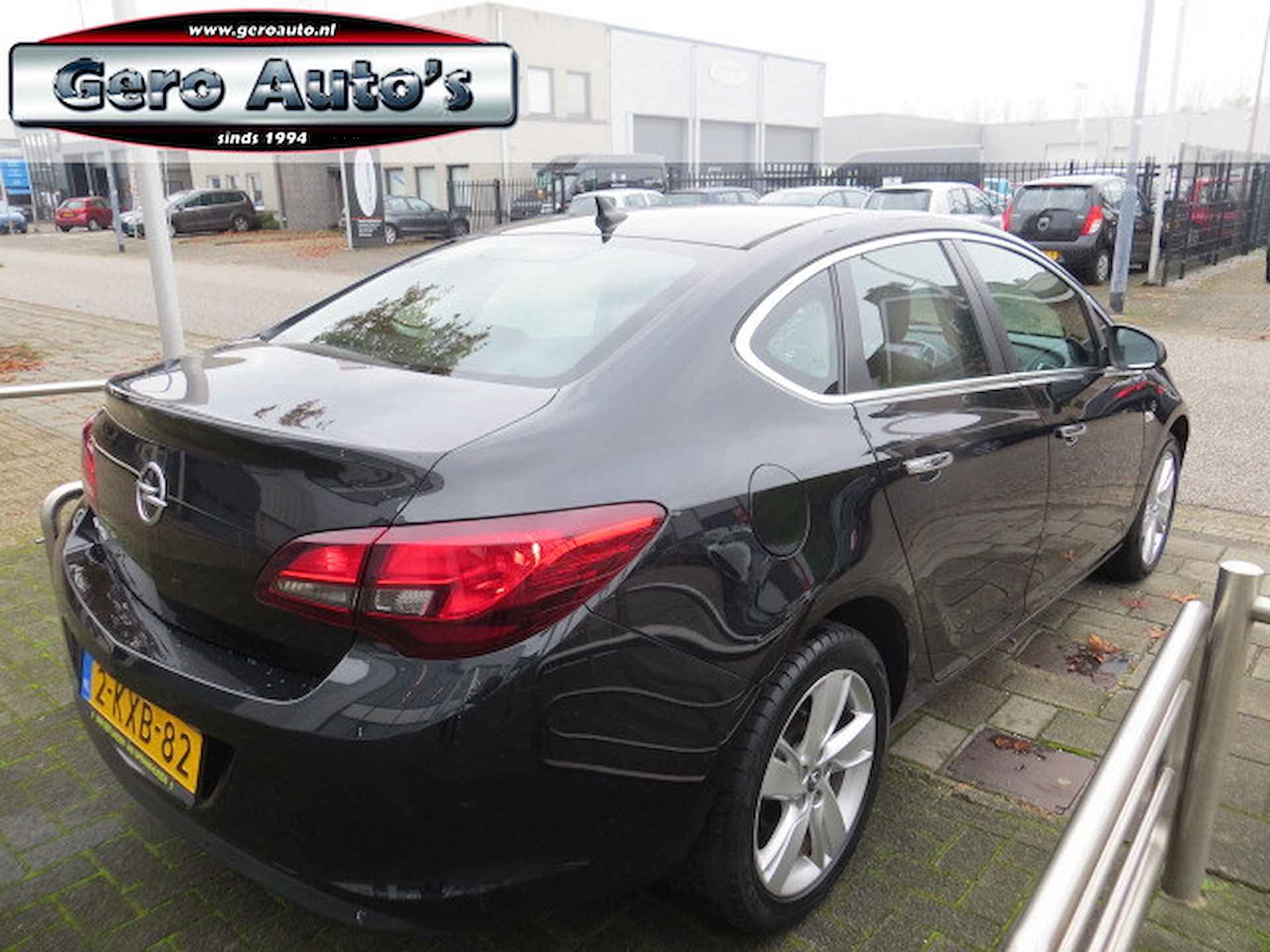 Opel Astra 1.4 Cosmo sedan nl-auto airco ecc,cruise control,lmv - 6/18