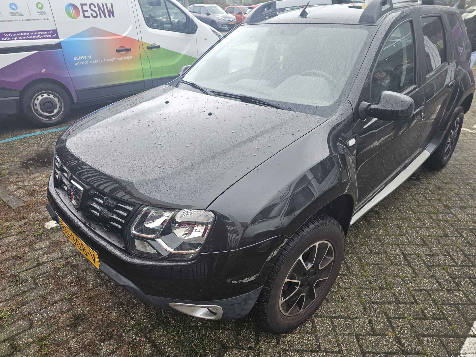 Dacia Duster 1.2 TCe 125 pk 4x2 Blackshadow | Airco | Navigatie | Leder | Stoelverwarming | 1.500 kg trekgewicht | incl. Bovag rijklaarpakket met 12 maanden garantie | - 2/7