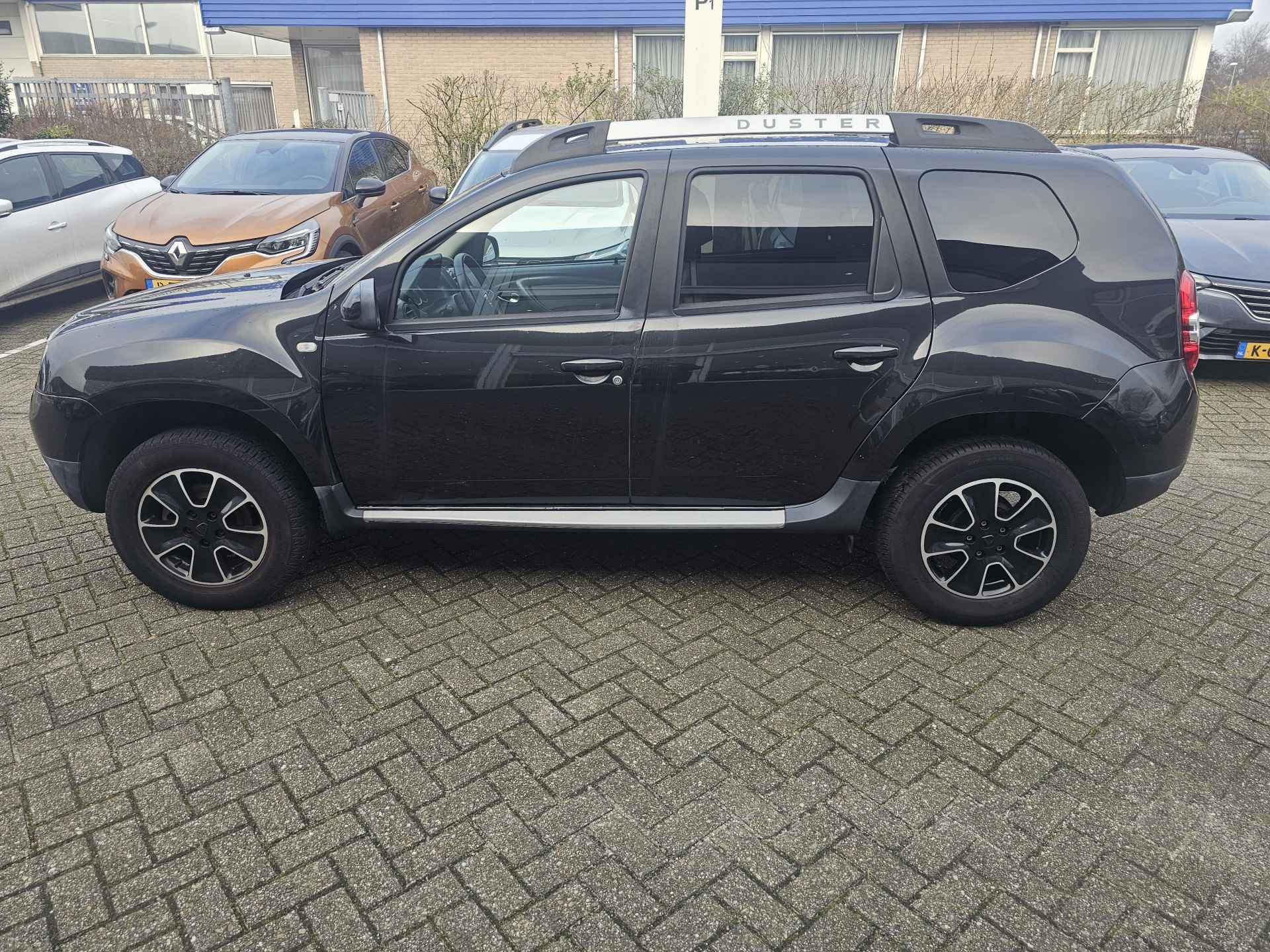 Dacia Duster 1.2 TCe 125 pk 4x2 Blackshadow | Airco | Navigatie | Leder | Stoelverwarming | 1.500 kg trekgewicht | incl. Bovag rijklaarpakket met 12 maanden garantie | - 3/31