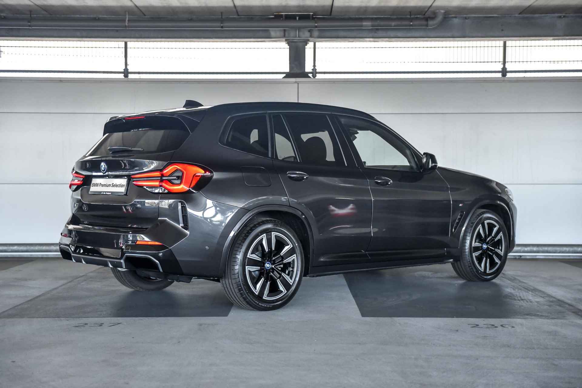 BMW iX3 Executive 80 kWh | Trekhaak met elektrisch wegklapbare kogel | Stuurwielrand verwarmd - 6/21