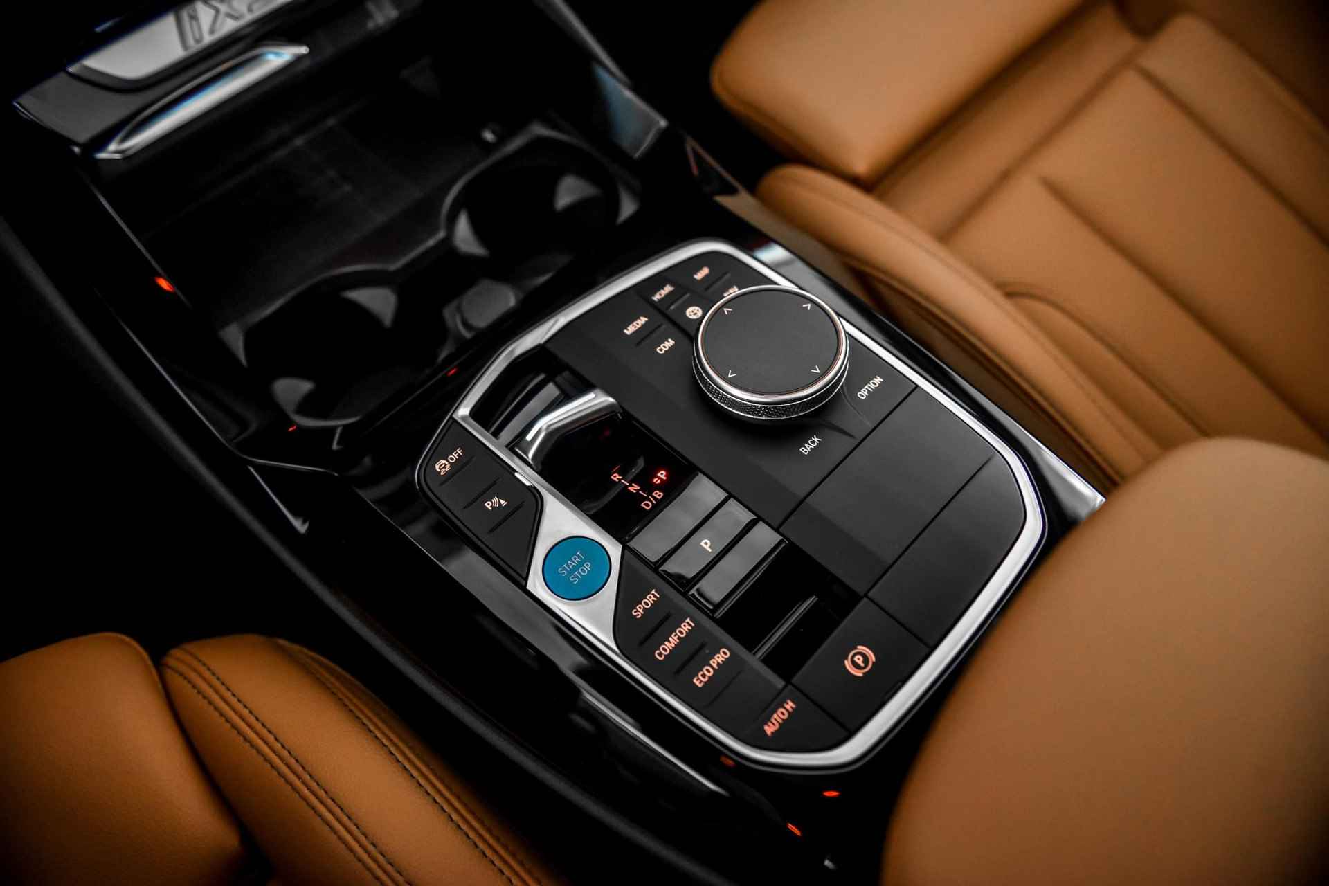 BMW iX3 Executive 80 kWh | Trekhaak met elektrisch wegklapbare kogel | Stuurwielrand verwarmd - 17/21