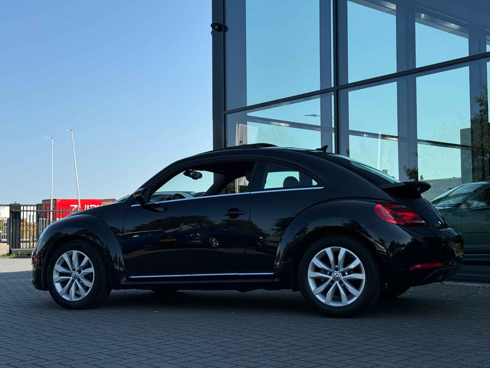 Volkswagen Beetle 1.2 TSI Design * Panoramadak * Xenon * Navigatie * Leder - 56/56