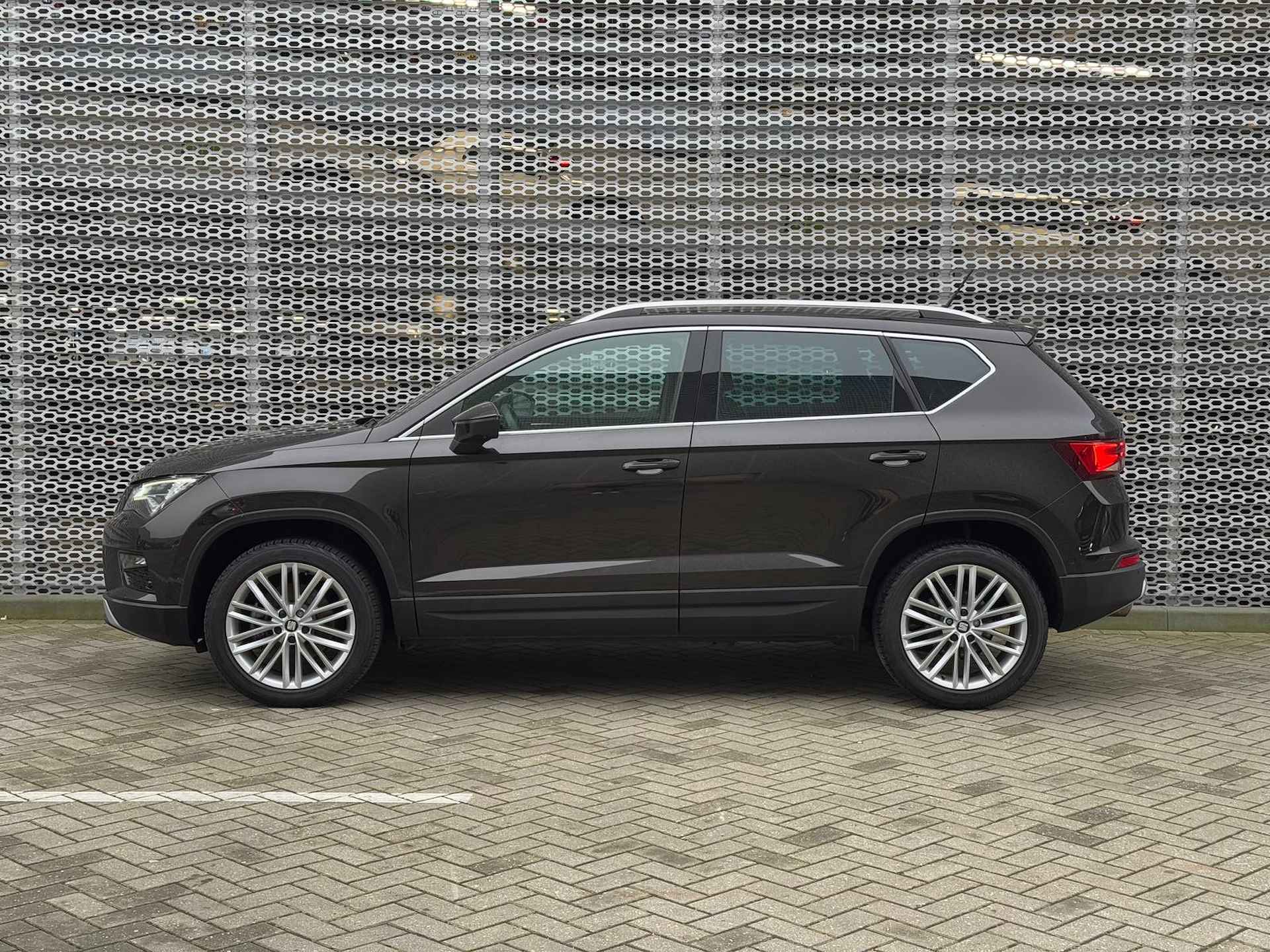 SEAT Ateca 1.4 EcoTSI Xcellence / Achteruitrijcamera / Stoelverwarming / Alcantara Bekleding / LED / 18" LMV P4 - 5/27