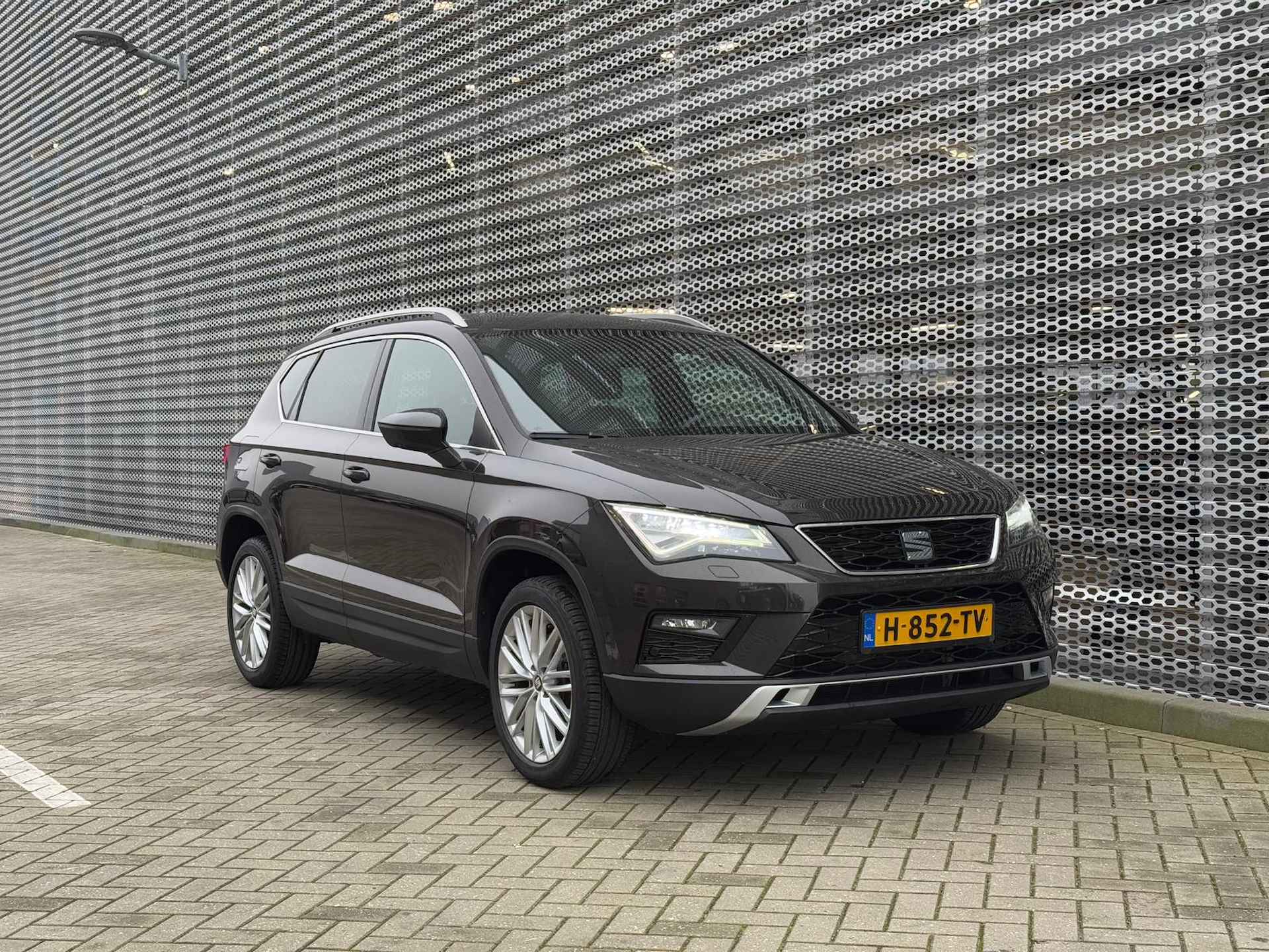 SEAT Ateca 1.4 EcoTSI Xcellence / Achteruitrijcamera / Stoelverwarming / Alcantara Bekleding / LED / 18" LMV P4 - 10/27