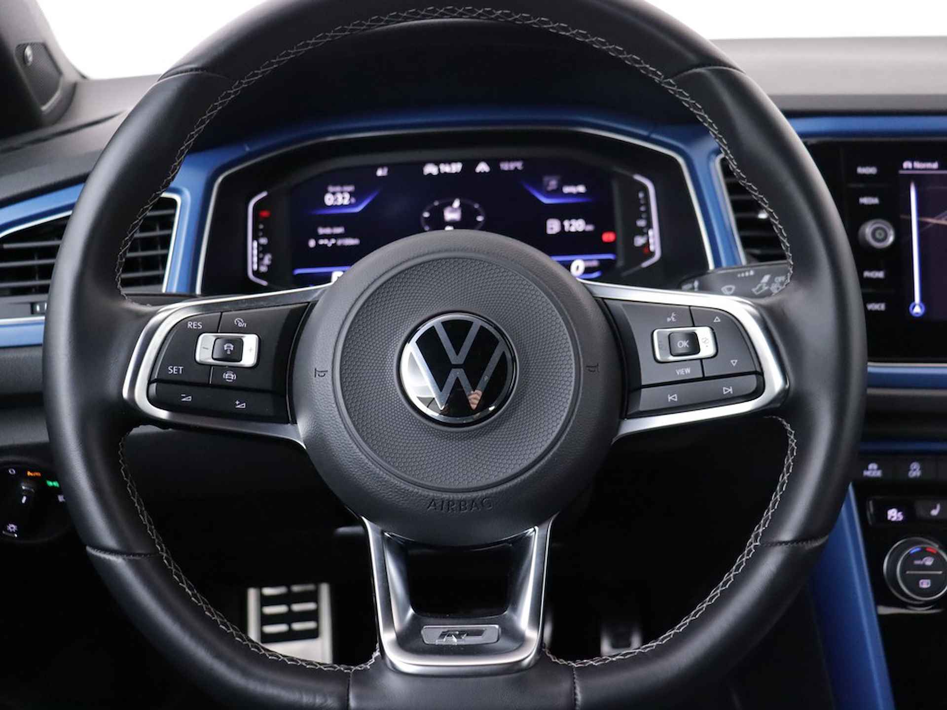 Volkswagen T-Roc 1.5 TSI 150pk 7-DSG R-line | Apple CarPlay | Android Auto - 21/33