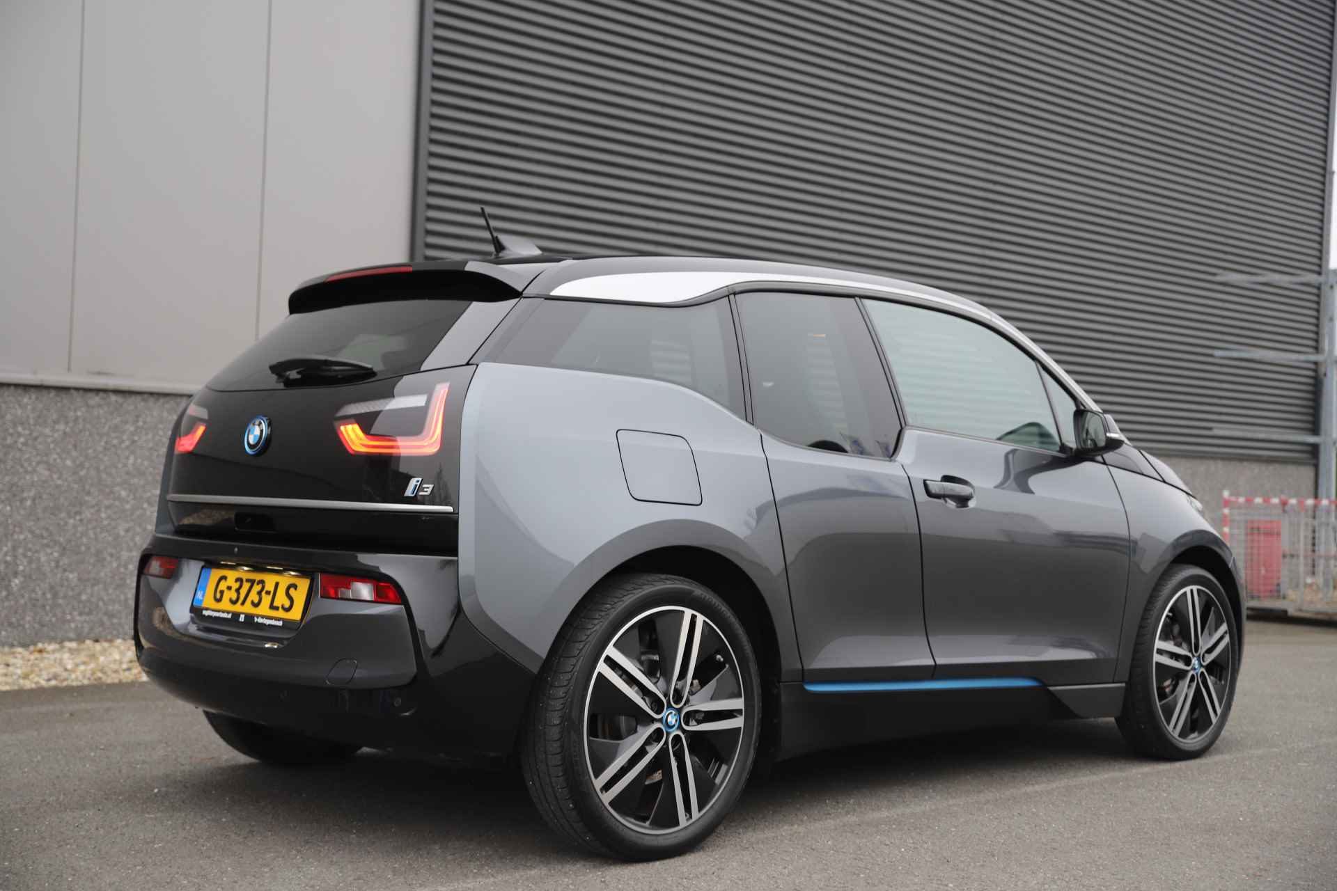 BMW i3 Executive 120Ah 42 kWh/ S-dak/*15.000km*/W-pomp/3-fase/20" - 5/38