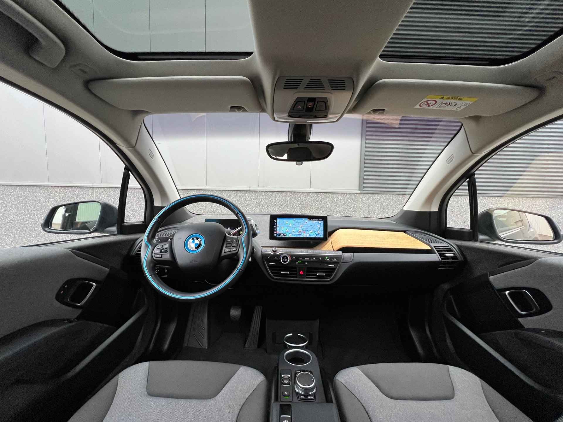 BMW i3 Executive 120Ah 42 kWh/ S-dak/*15.000km*/W-pomp/3-fase/20" - 20/38