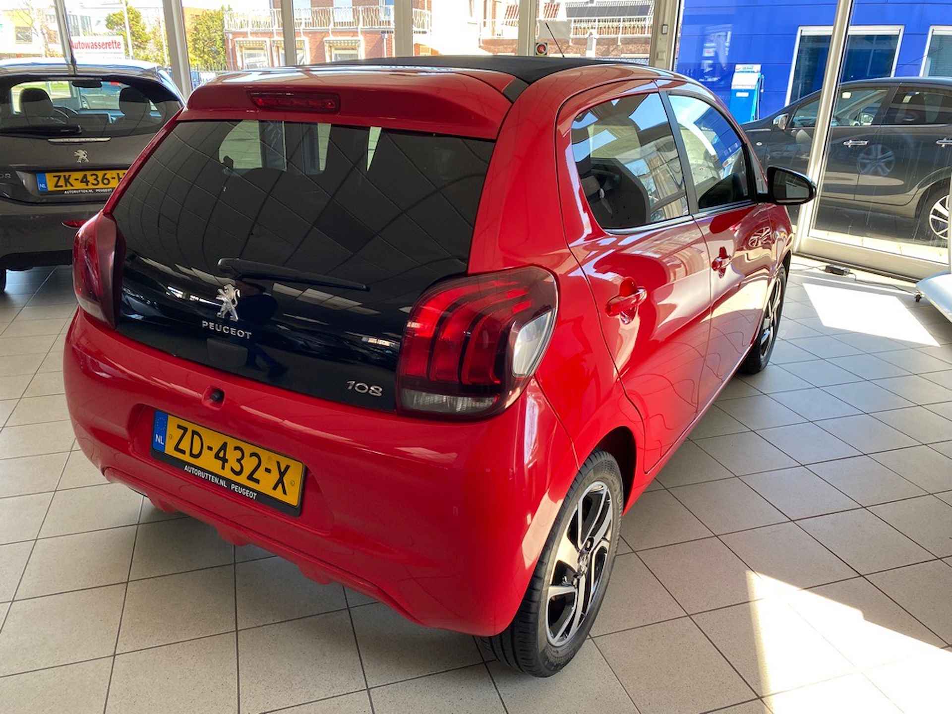 PEUGEOT 108 1.0  72pk 5D TOP! Allure RIJKLAAR - 9/11