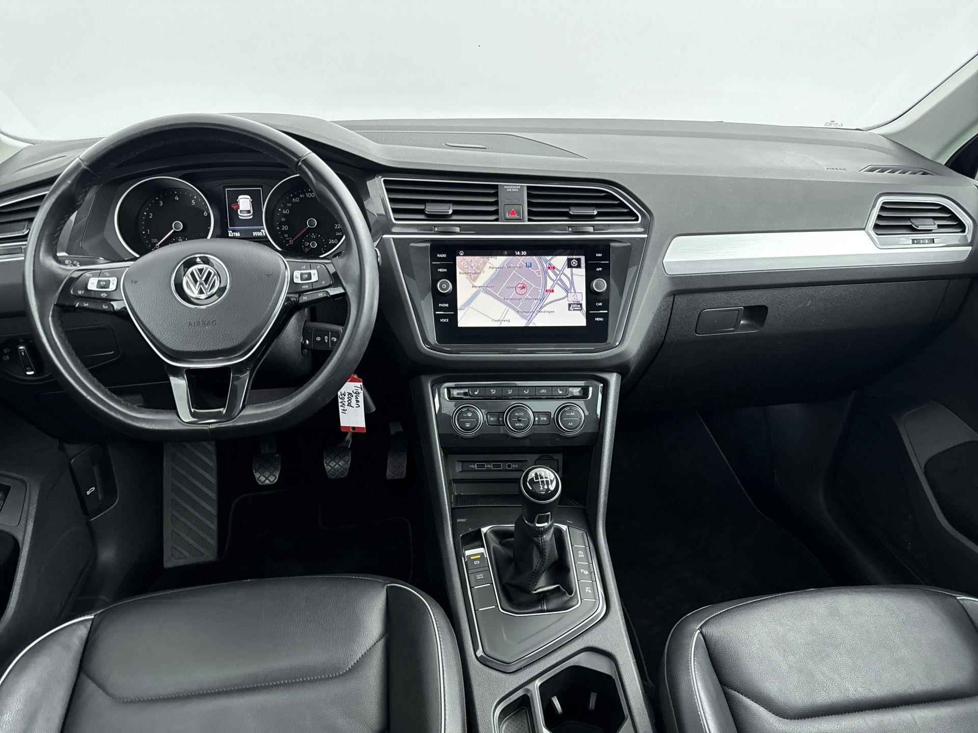 Volkswagen Tiguan 1.5 TSI ACT Comfortline Business | Leder | Panoramadak | Navigatie - 11/32