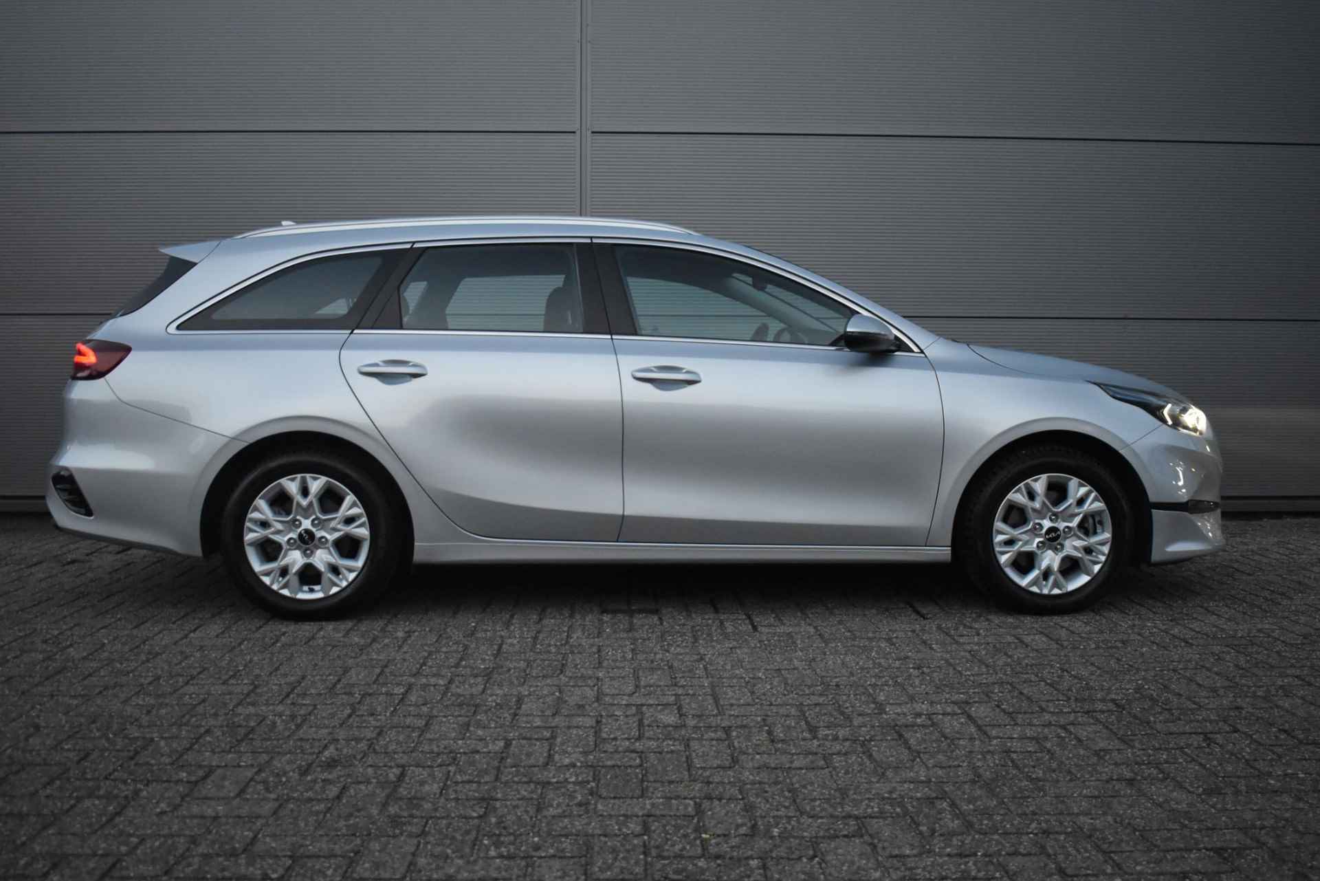 Kia Ceed Sportswagon 1.0 T-GDi DynamicLine Navigatie Camera LED - 3/37