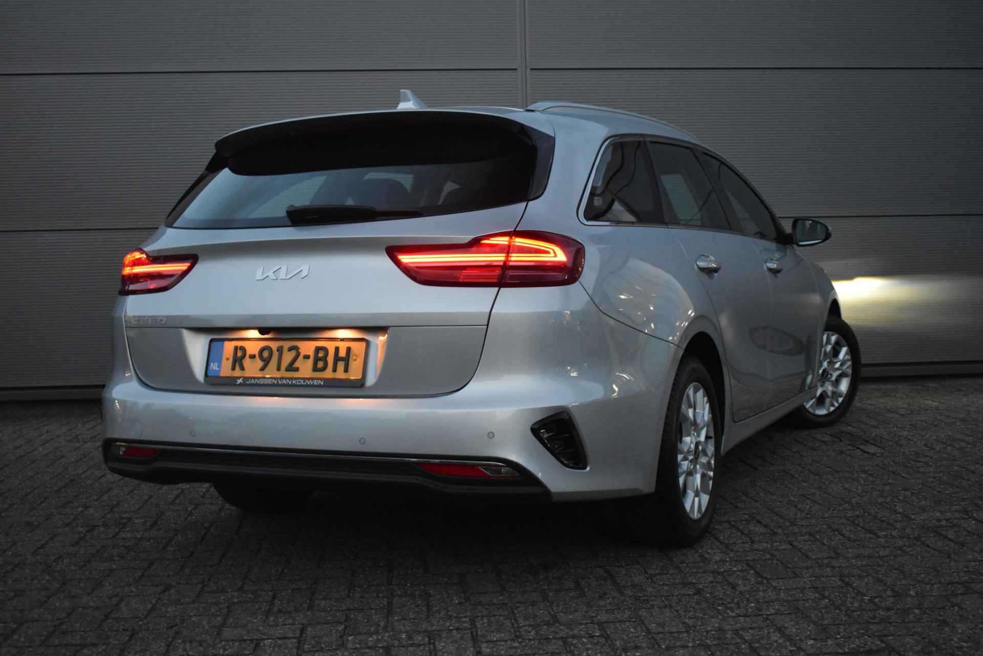 Kia Ceed Sportswagon 1.0 T-GDi DynamicLine Navigatie Camera LED - 4/37