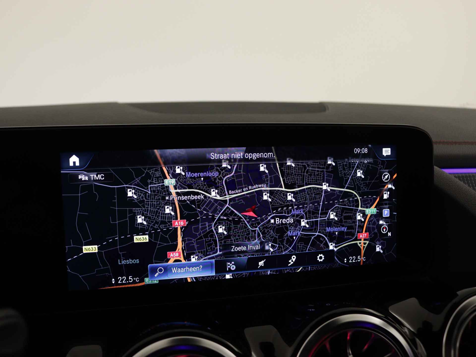 Mercedes-Benz EQA 250+ 71 kWh AMG | NIghtpakket | Memory | Dodehoekassistent | Sfeerverlichting | Augmented Reality | KEYLESS-GO comfort pakket | Parkeerpakket met 360°-camera | Stoelverwarming vooraan | - 8/38