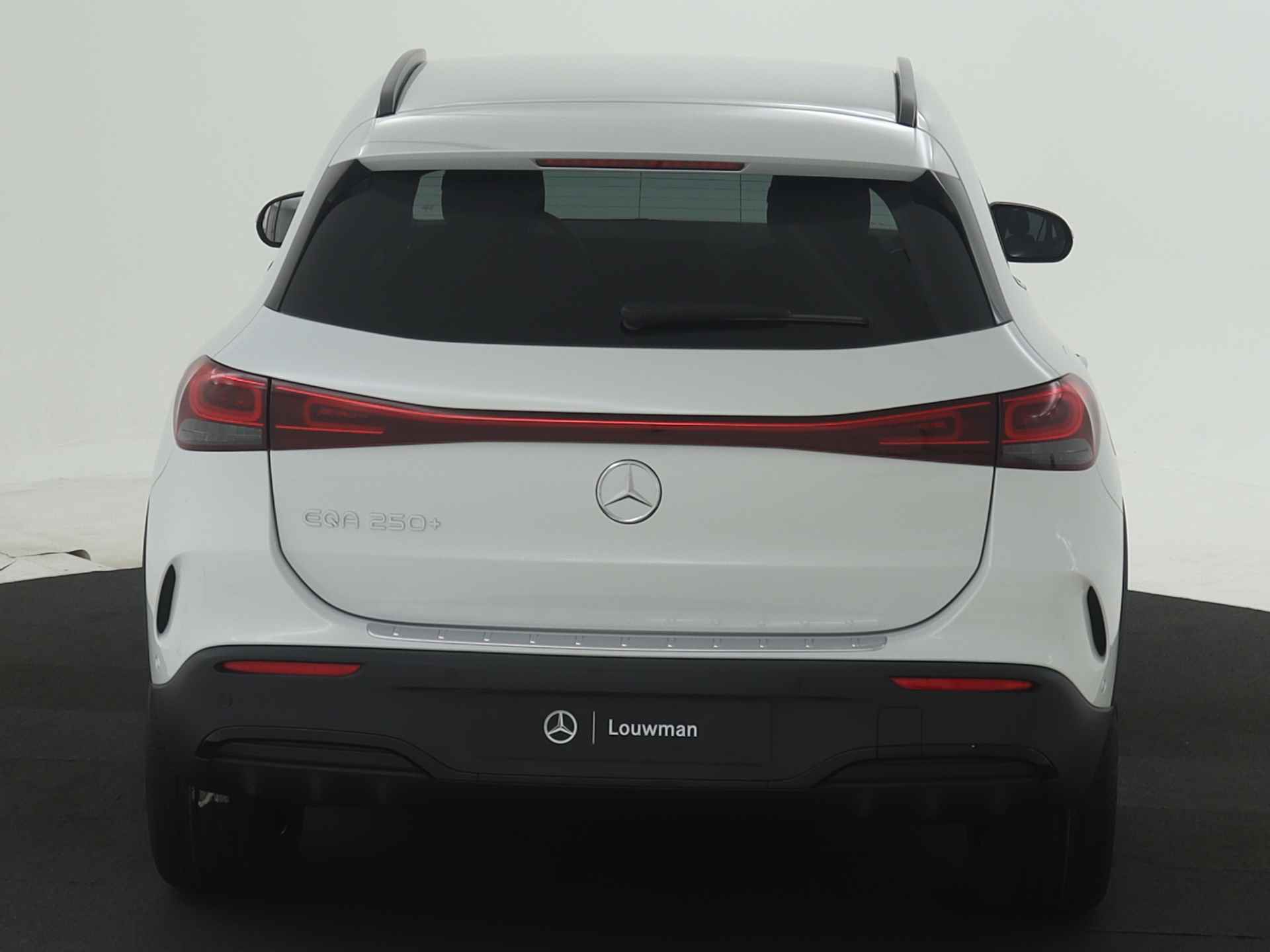Mercedes-Benz EQA 250+ 71 kWh AMG | NIghtpakket | Memory | Dodehoekassistent | Sfeerverlichting | Augmented Reality | KEYLESS-GO comfort pakket | Parkeerpakket met 360°-camera | Stoelverwarming vooraan | - 24/38