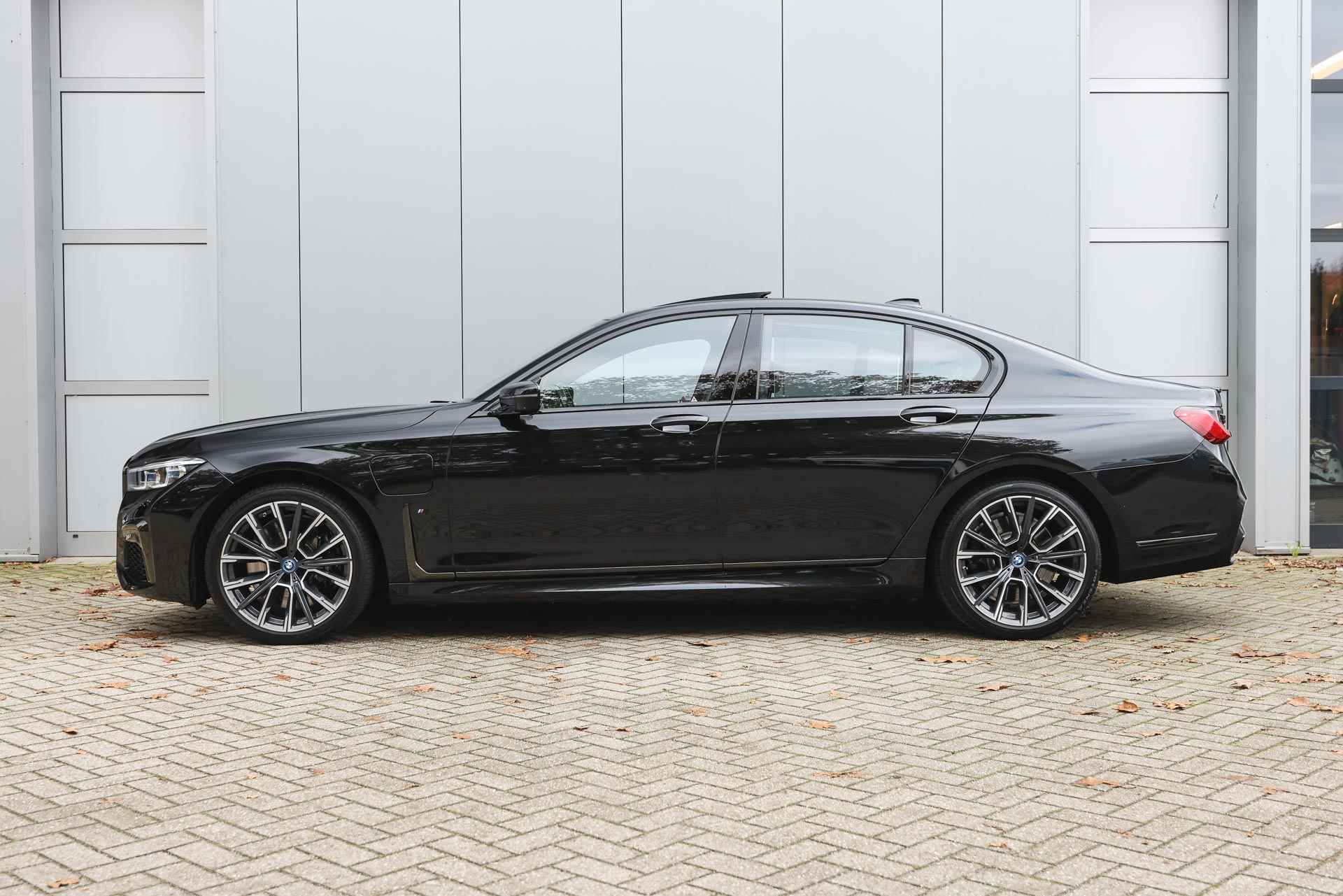 BMW 7 Serie 745e High Executive M Sport Automaat / Schuif-kanteldak / Laserlight / Bowers & Wilkins / Parking Assistant Plus / Stoelventilatie / Active Steering / Soft Close / Gesture Control - 9/48