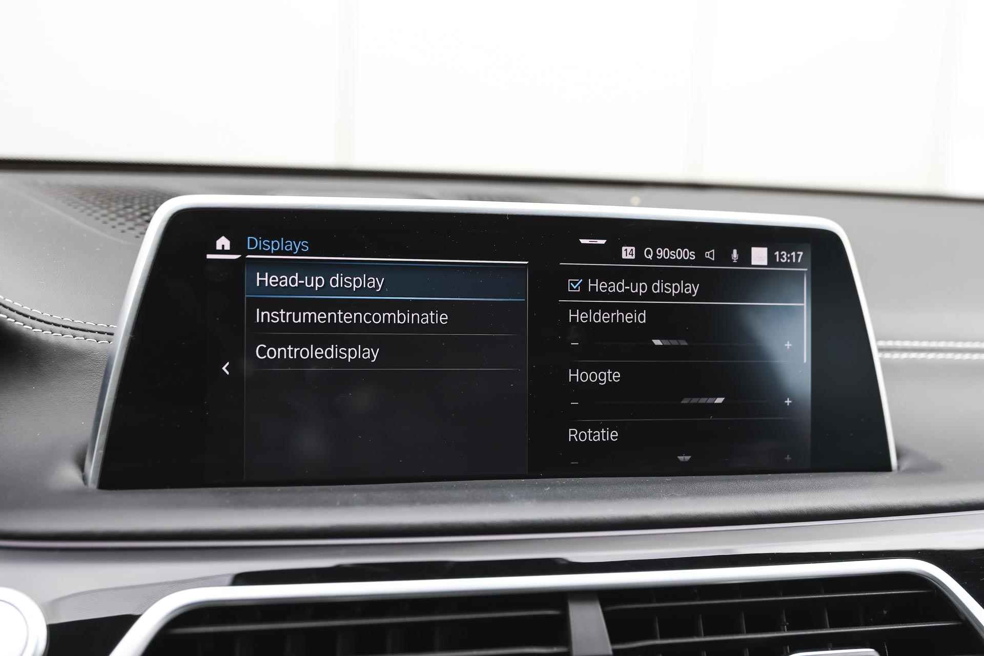 BMW 7 Serie 745e High Executive M Sport Automaat / Schuif-kanteldak / Laserlight / Bowers & Wilkins / Parking Assistant Plus / Stoelventilatie / Active Steering / Soft Close / Gesture Control - 37/48