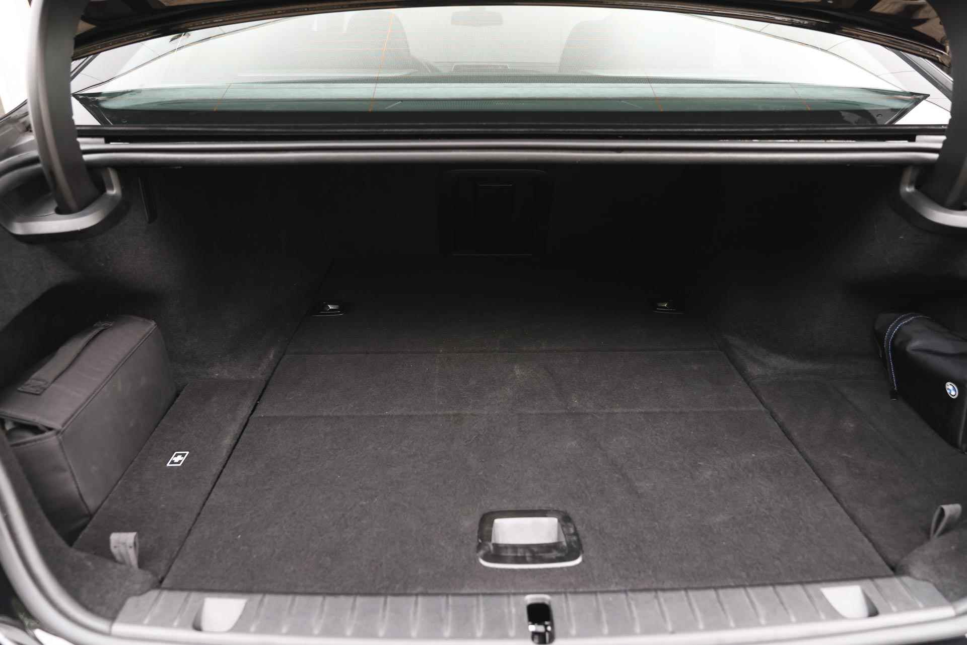 BMW 7 Serie 745e High Executive M Sport Automaat / Schuif-kanteldak / Laserlight / Bowers & Wilkins / Parking Assistant Plus / Stoelventilatie / Active Steering / Soft Close / Gesture Control - 47/48