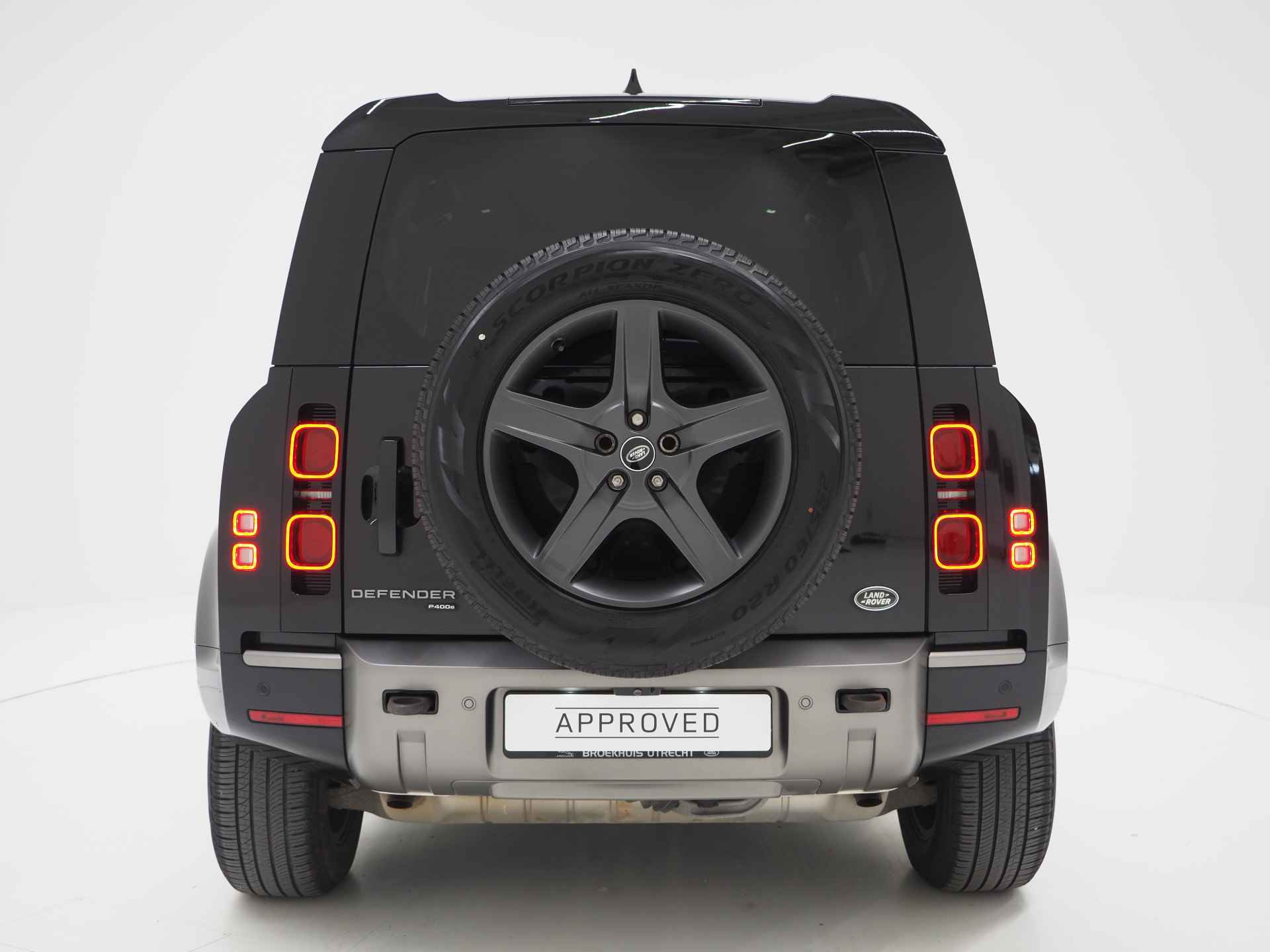 Land Rover Defender P400e 110 X-Dynamic SE | Elektrische trekhaak | Pano | Koel/verwarmbare stoelen | 4-zone Climate Control - 6/34