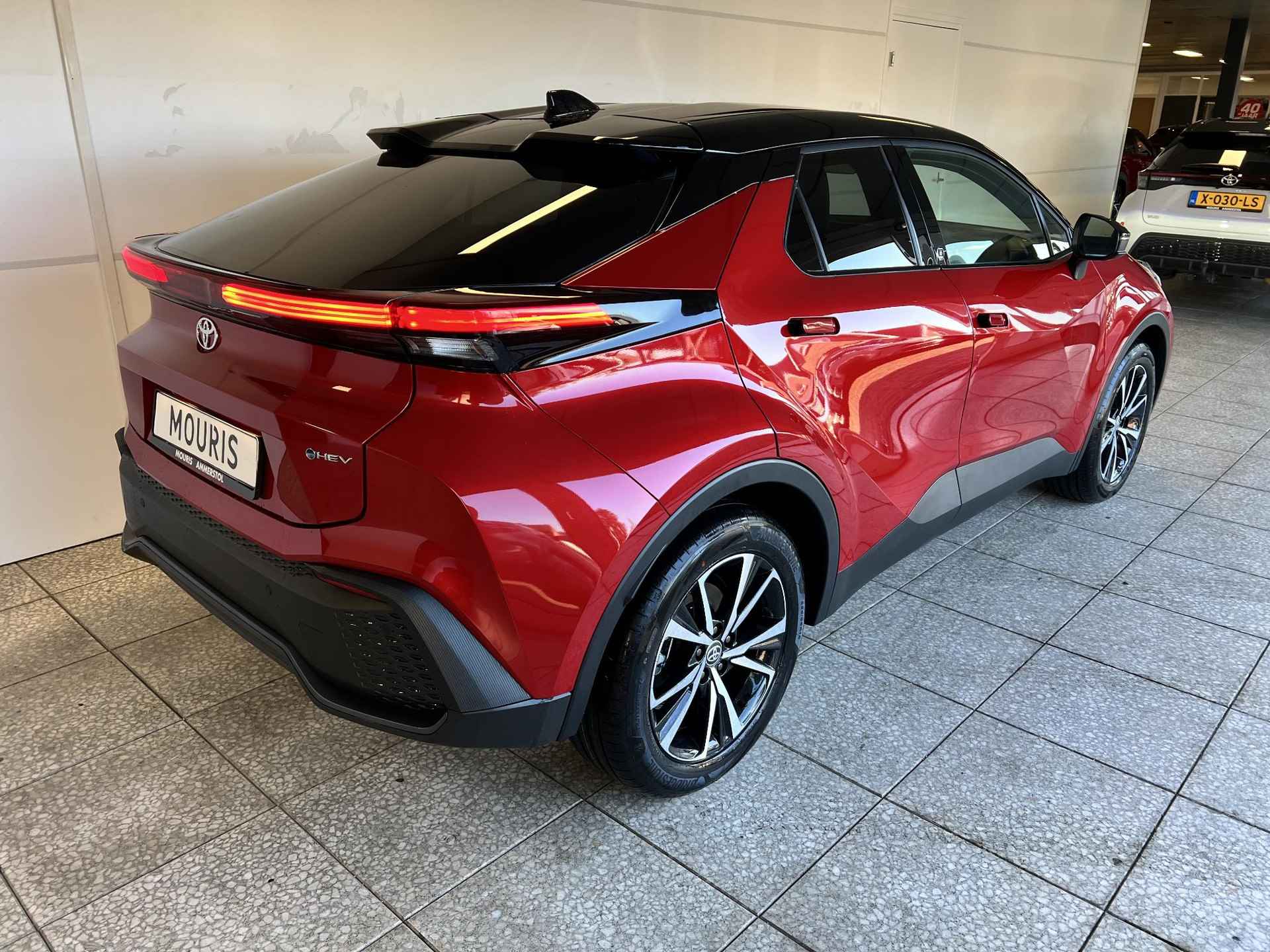 Toyota C-HR 2.0 Hybrid 200 Bi-tone - 4/25