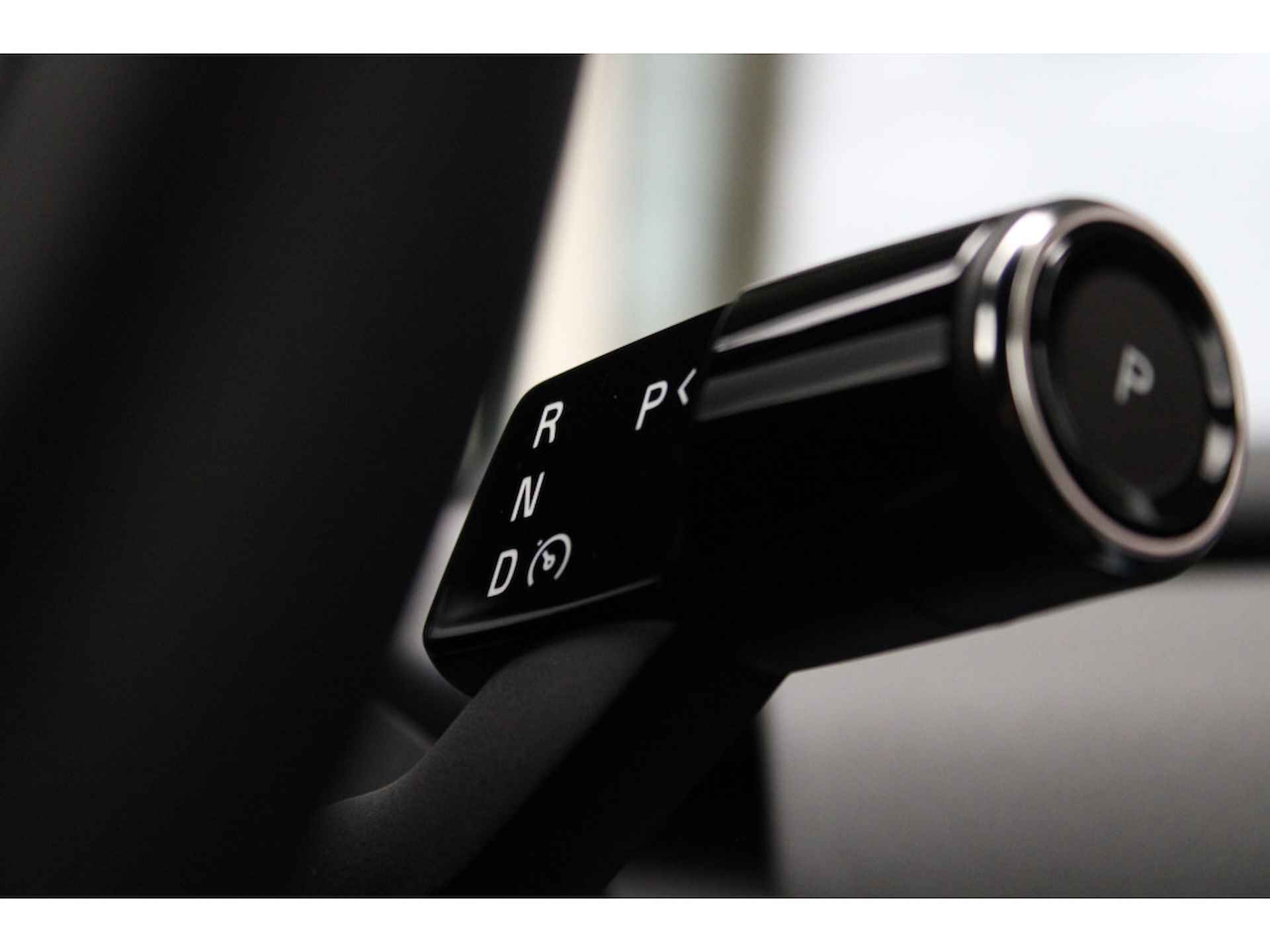 Volvo EX30 Single Motor Extended Range Plus | Harman Kardon | Pilot Assist | Camera | BLIS | Warmtepomp - 14/27