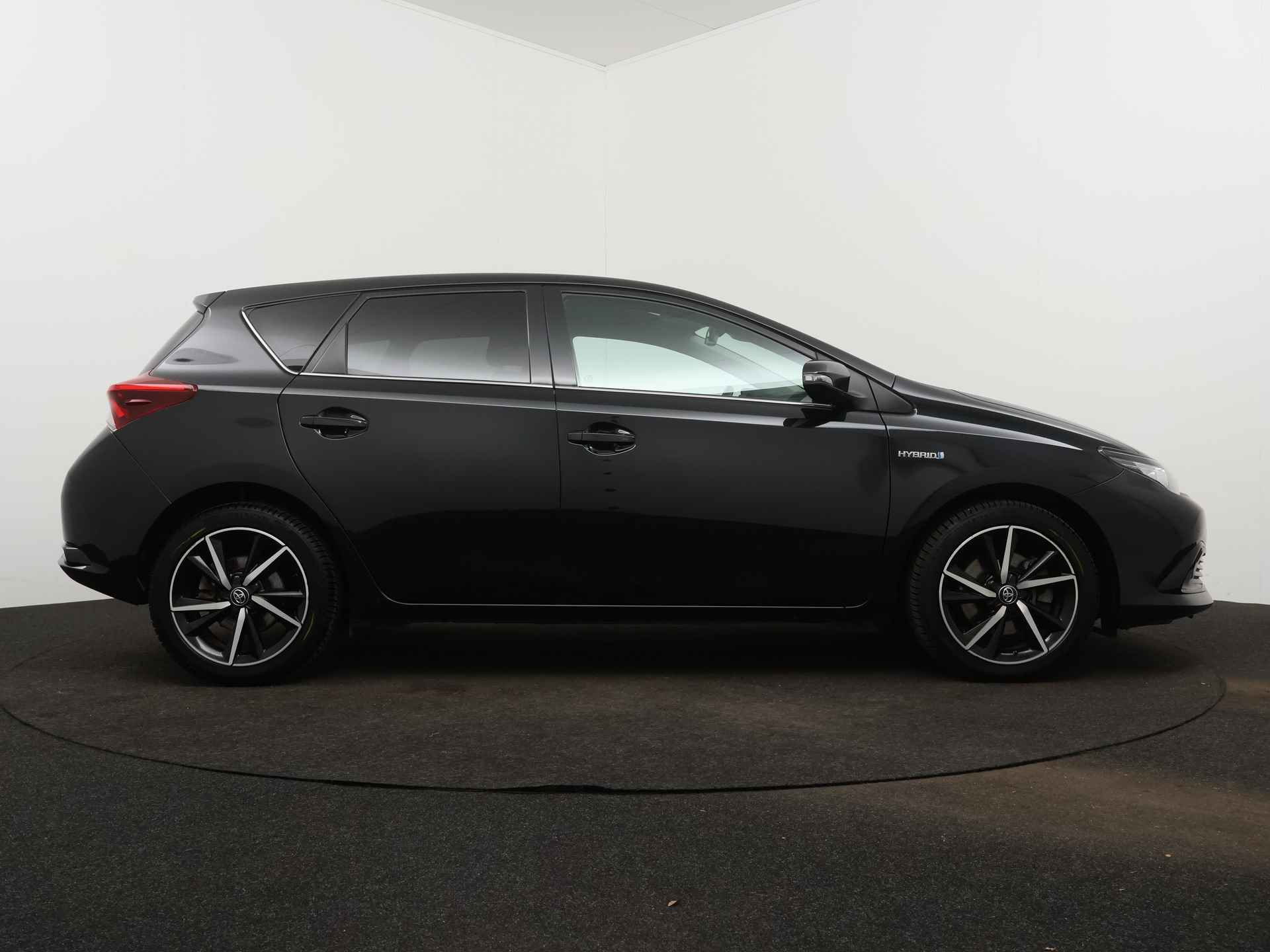 Toyota Auris 1.8 Hybrid Dynamic Ultimate | Navigatie | Parkeersensoren | Camera | Stoelverwarming | - 16/45