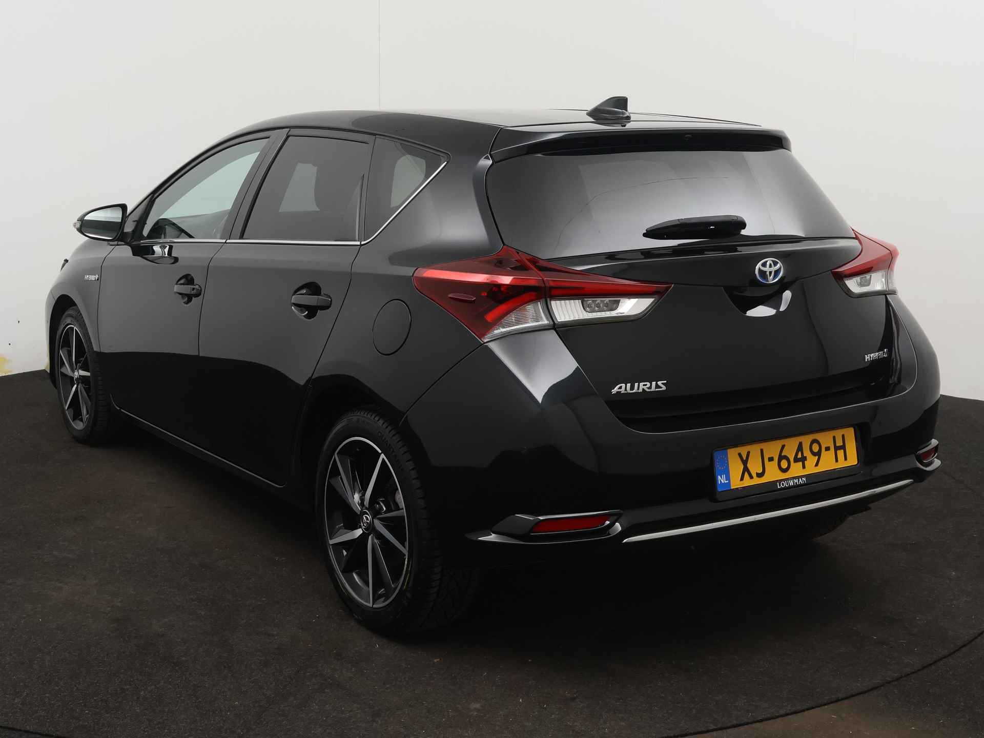 Toyota Auris 1.8 Hybrid Dynamic Ultimate | Navigatie | Parkeersensoren | Camera | Stoelverwarming | - 17/45