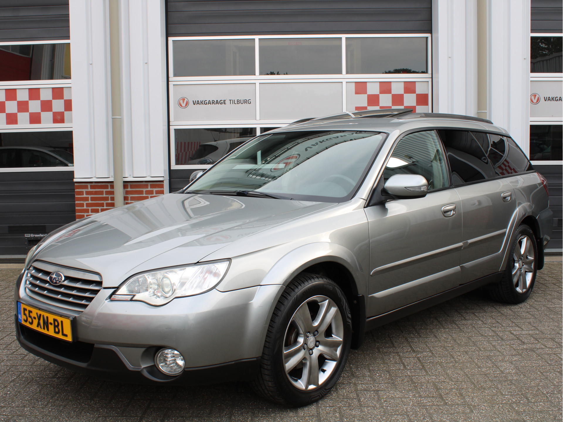 Subaru Outback 2.5i Comfort LPG-G3/Automaat/4WD/Stoelverw./Climate/Cruise/Trekhaak/Dakraam/Leer/1800kg trekgewicht/Parkeersensoren/Youngtimer